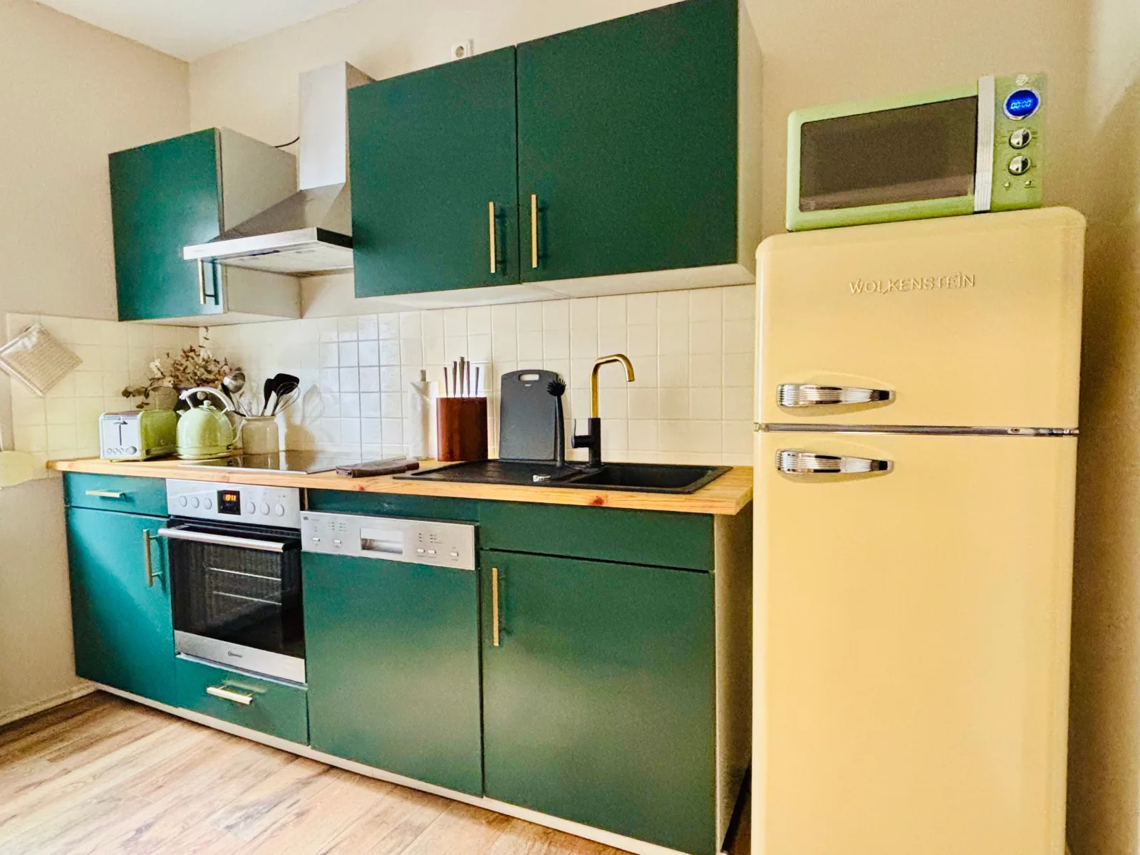 AyCatcherHomes - Chiron | Old Town | 2BR | 4 Guests