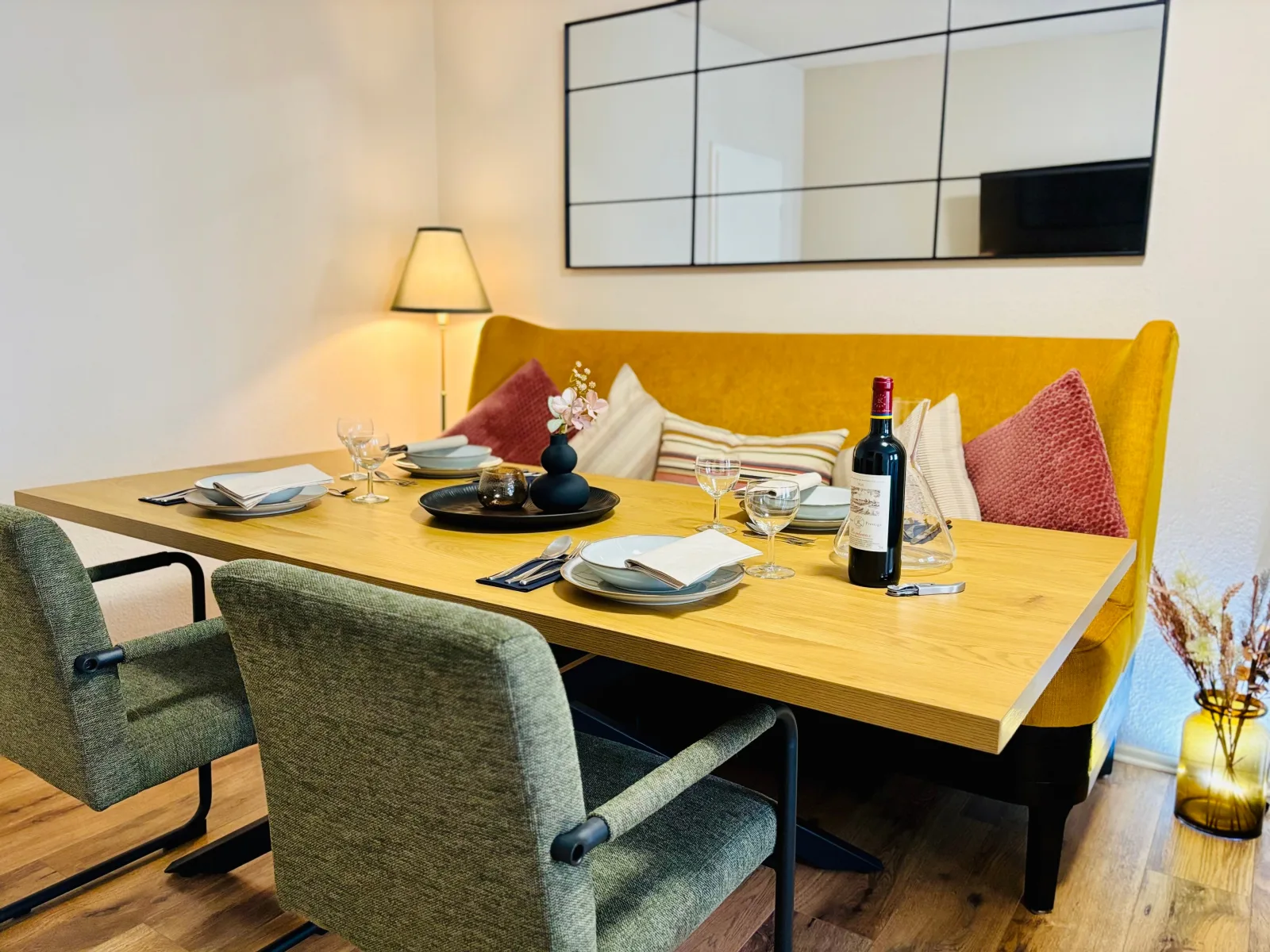 AyCatcherHomes - Chiron | Old Town | 2BR | 4 Guests