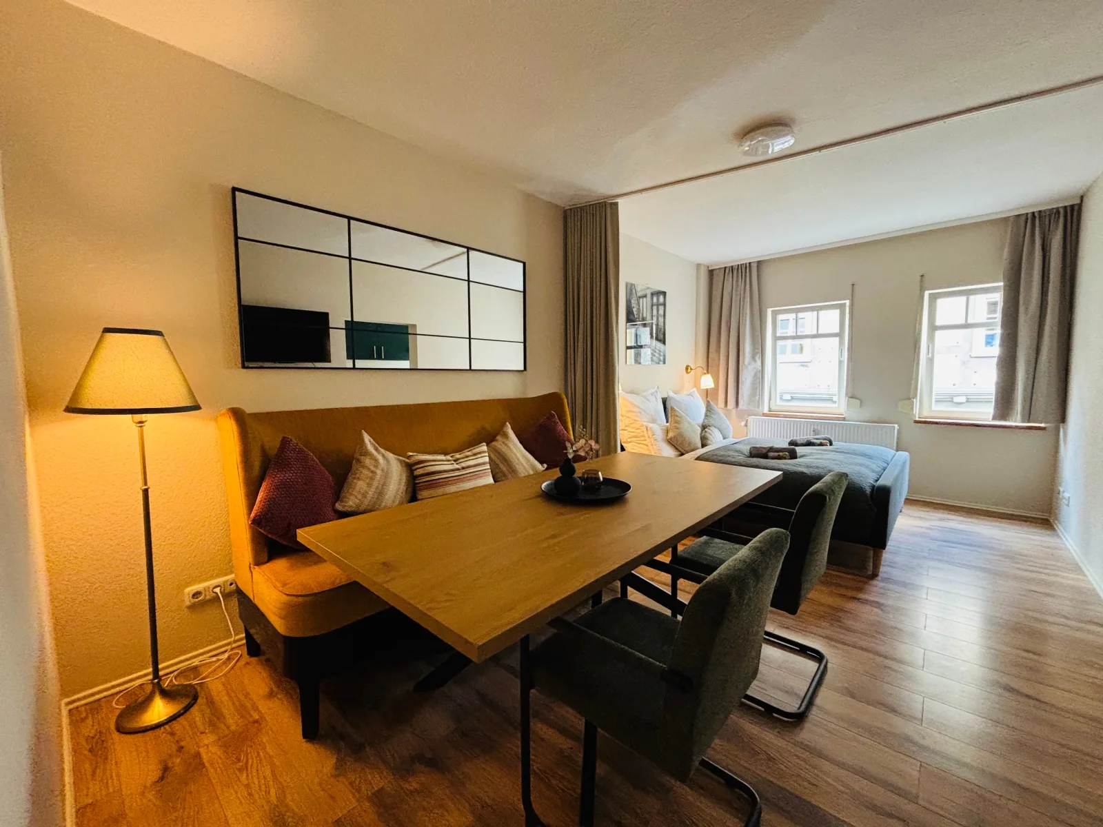 AyCatcherHomes - Chiron | Old Town | 2BR | 4 Guests