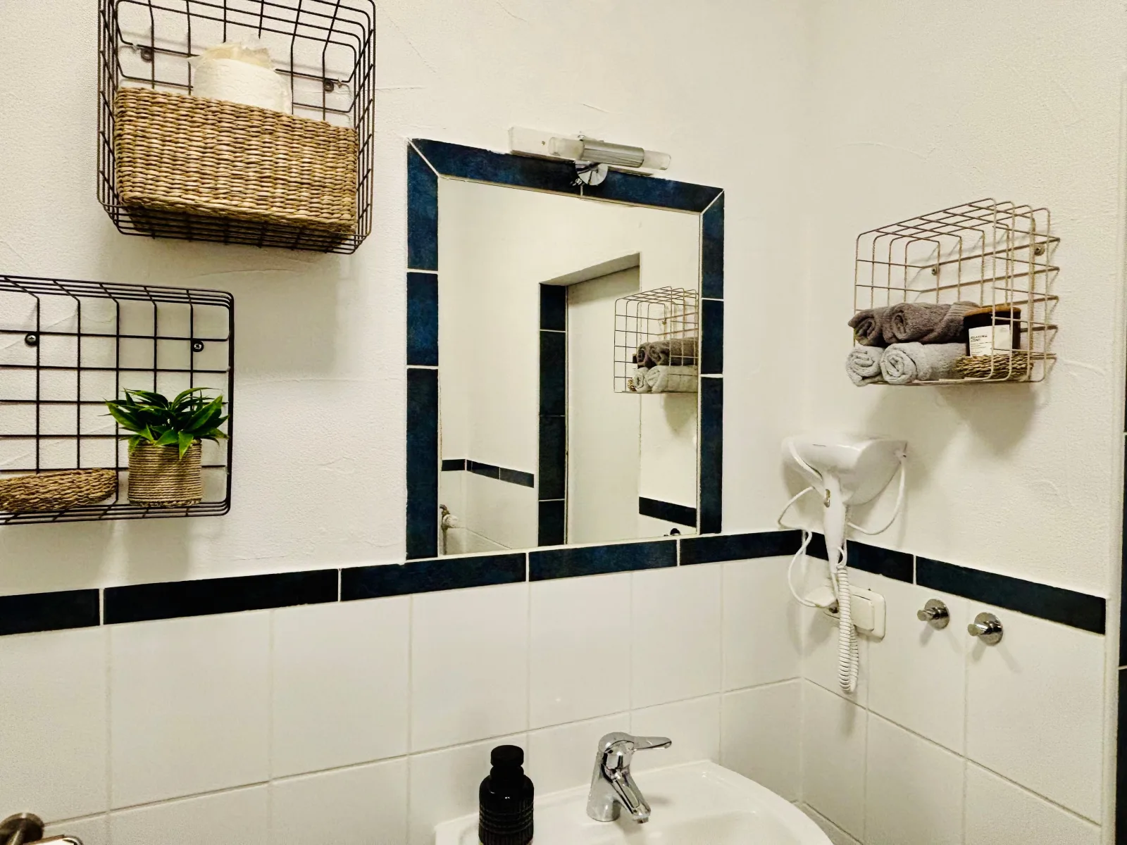 AyCatcherHomes - Chiron | Old Town | 2BR | 4 Guests