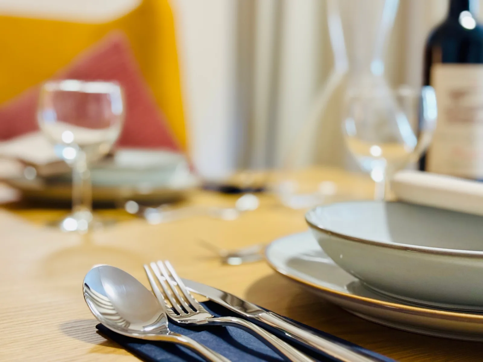 AyCatcherHomes - Chiron | Old Town | 2BR | 4 Guests