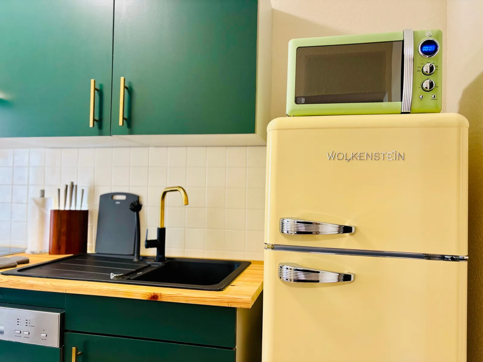 AyCatcherHomes - Chiron | Old Town | 2BR | 4 Guests