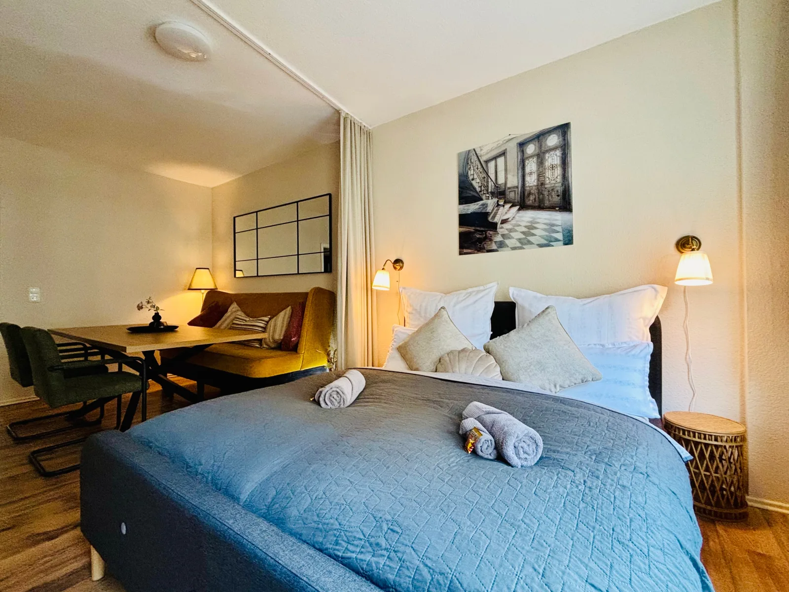 AyCatcherHomes - Chiron | Old Town | 2BR | 4 Guests