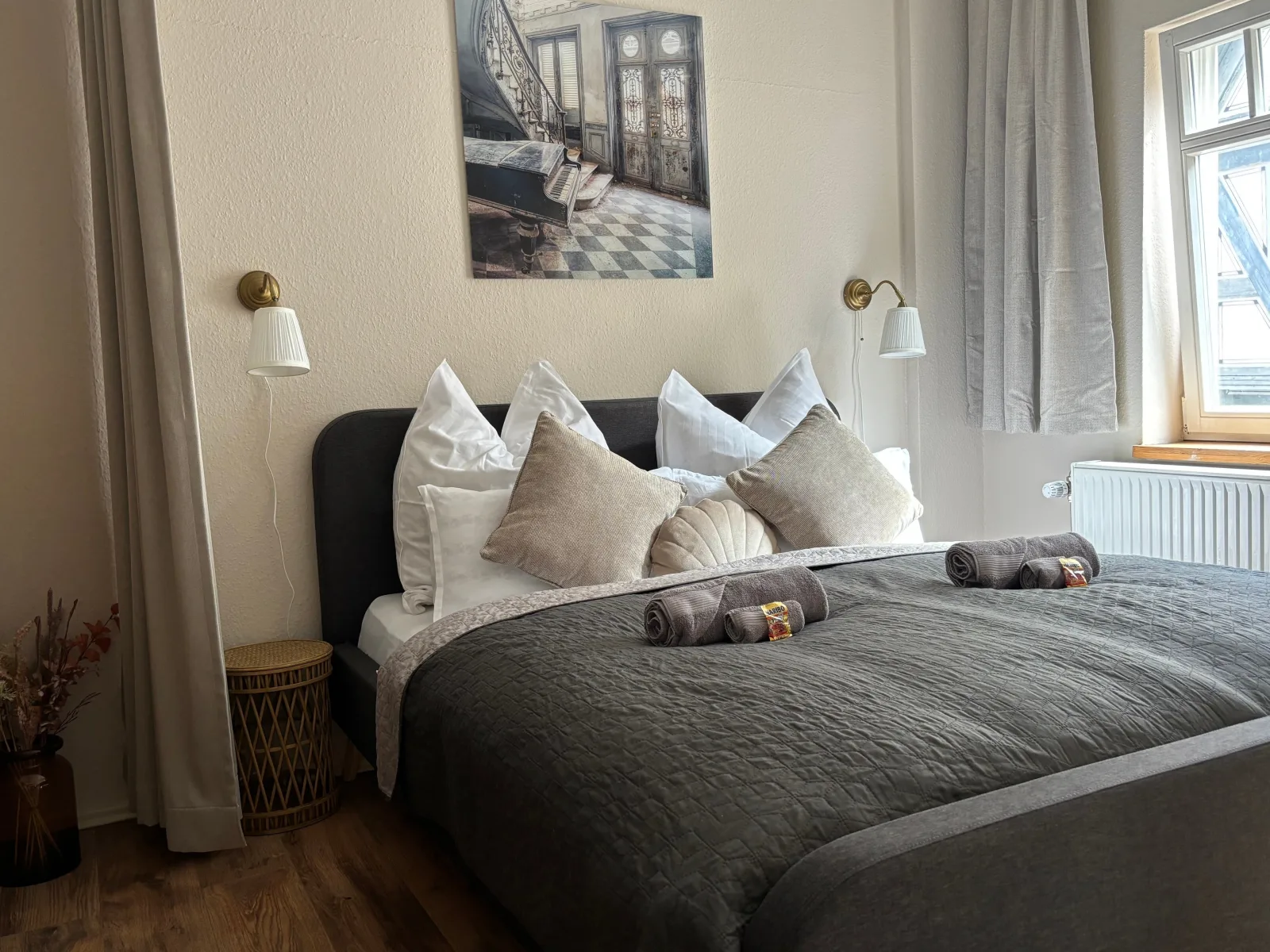 AyCatcherHomes - Chiron | Old Town | 2BR | 4 Guests
