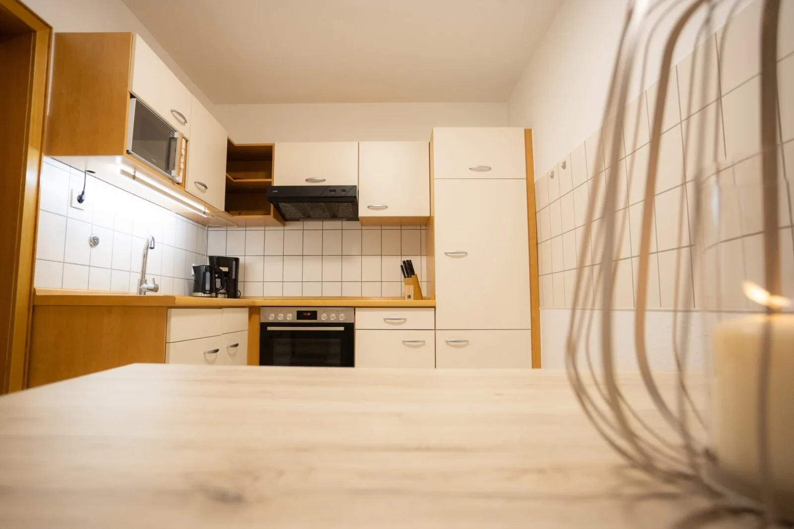 Ruhige Fewo "Giebelzauber" – 2 Schlafzimmer, eigene Terrasse, WLAN, Waschtrockner & kostenlose Parkplätze