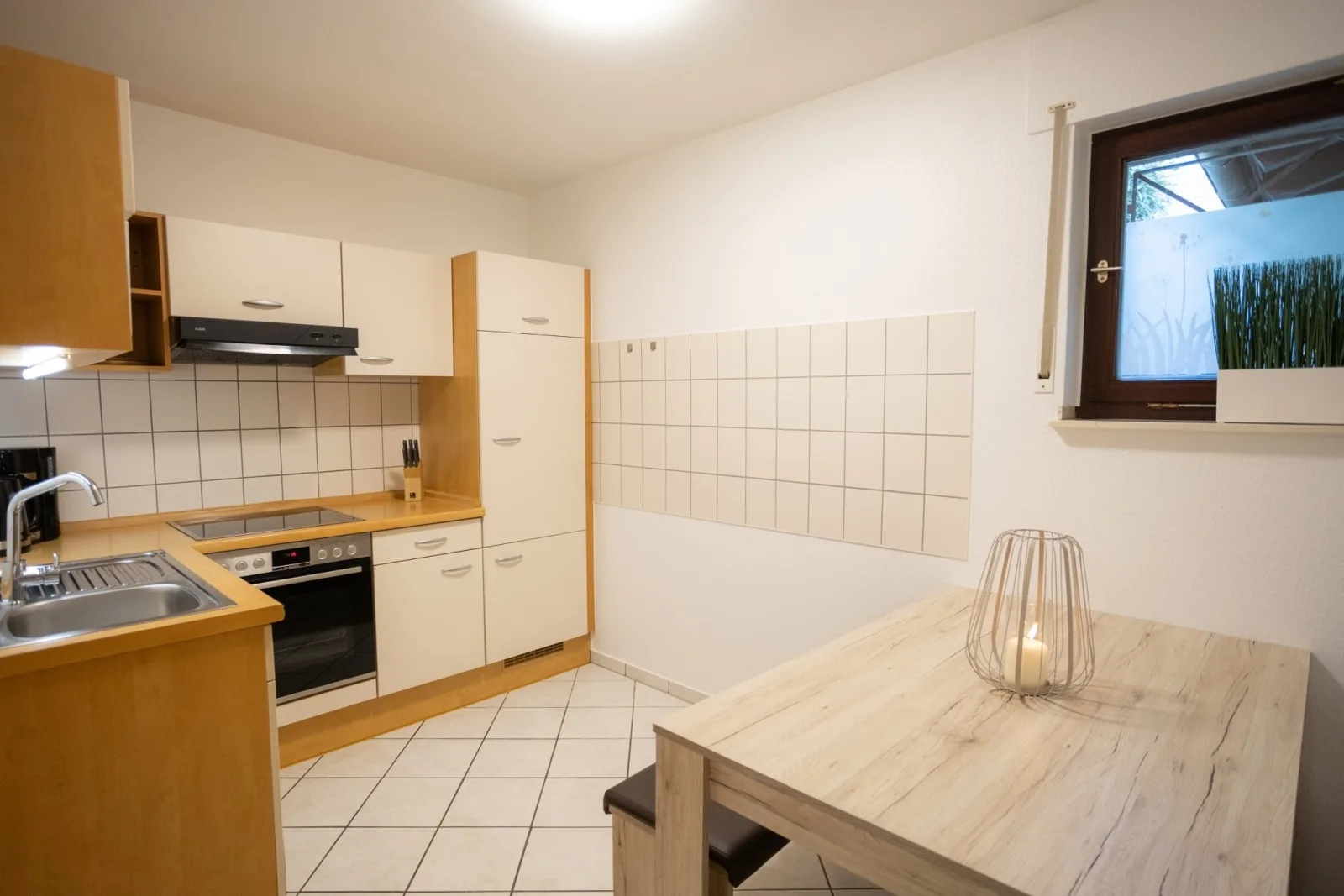 Ruhige Fewo "Giebelzauber" – 2 Schlafzimmer, eigene Terrasse, WLAN, Waschtrockner & kostenlose Parkplätze