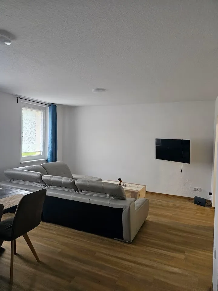 Schöne Vollausgestattete Monteurs- Gästewohnung nähe Raffinerie Leuna und Geiseltalsee / 0304