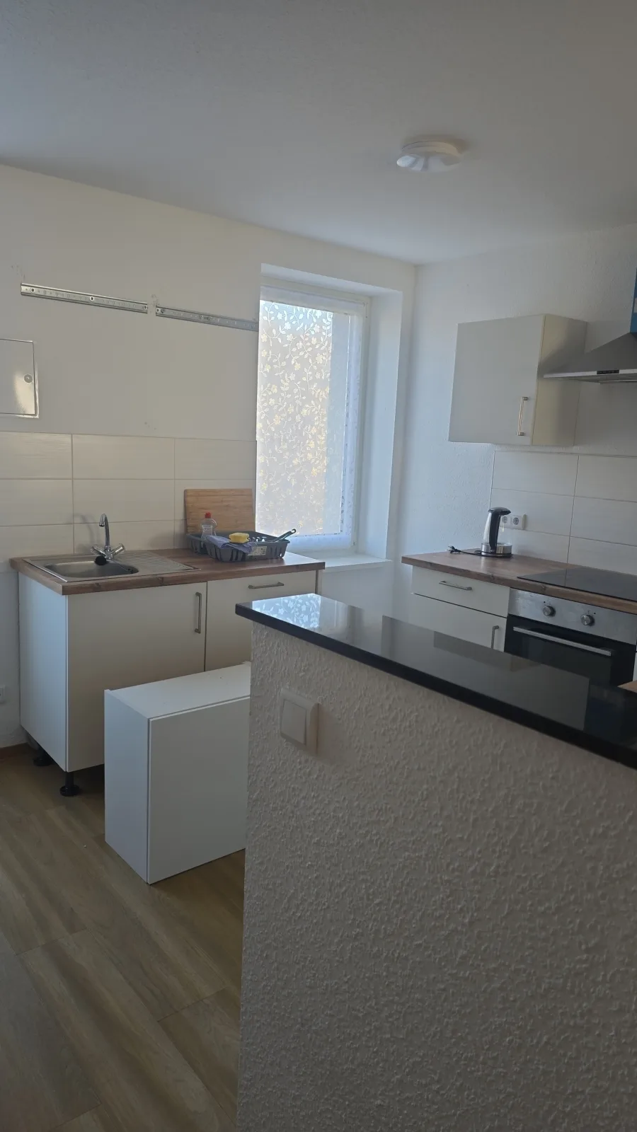 Schöne Vollausgestattete Monteurs- Gästewohnung nähe Raffinerie Leuna und Geiseltalsee / 0304