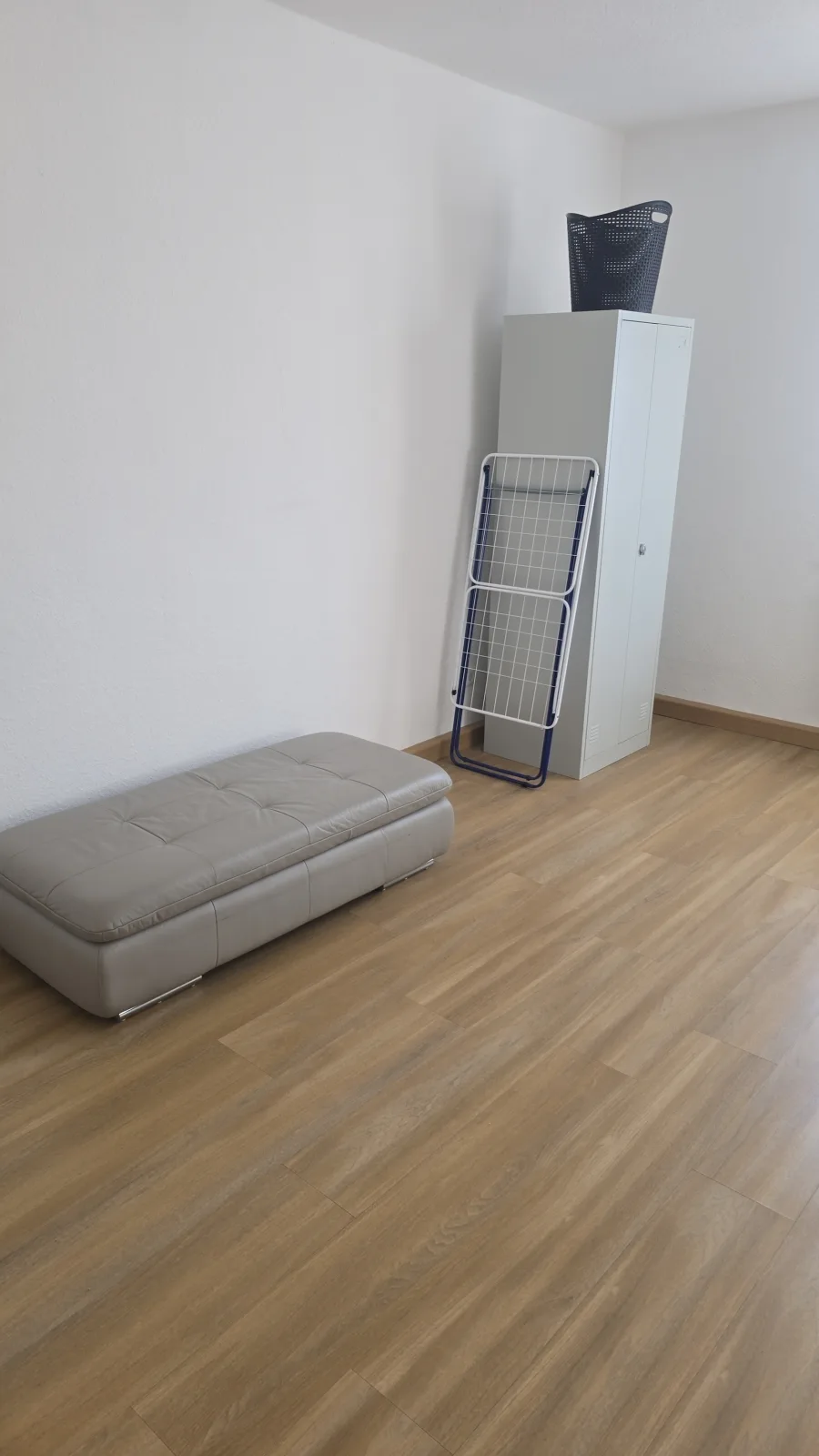 Schöne Vollausgestattete Monteurs- Gästewohnung nähe Raffinerie Leuna und Geiseltalsee / 0304