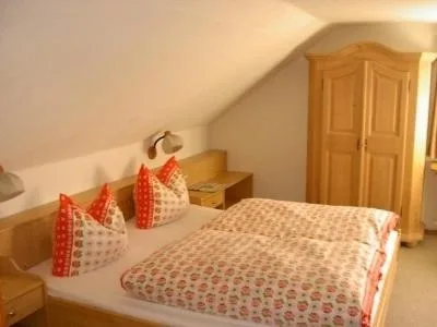 FW1 Große Ferien- Wohnung im Gästehaus Lickert Oberzarten AP1