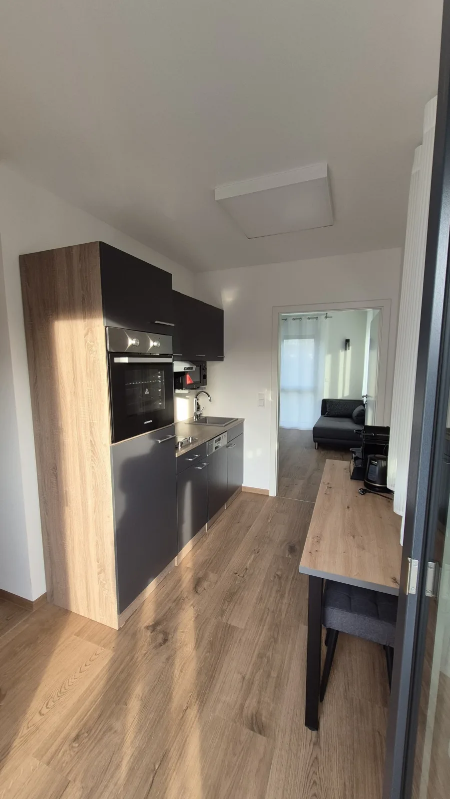 Doppel-/Zweibettzimmer mit Küche und großem Wintergarten