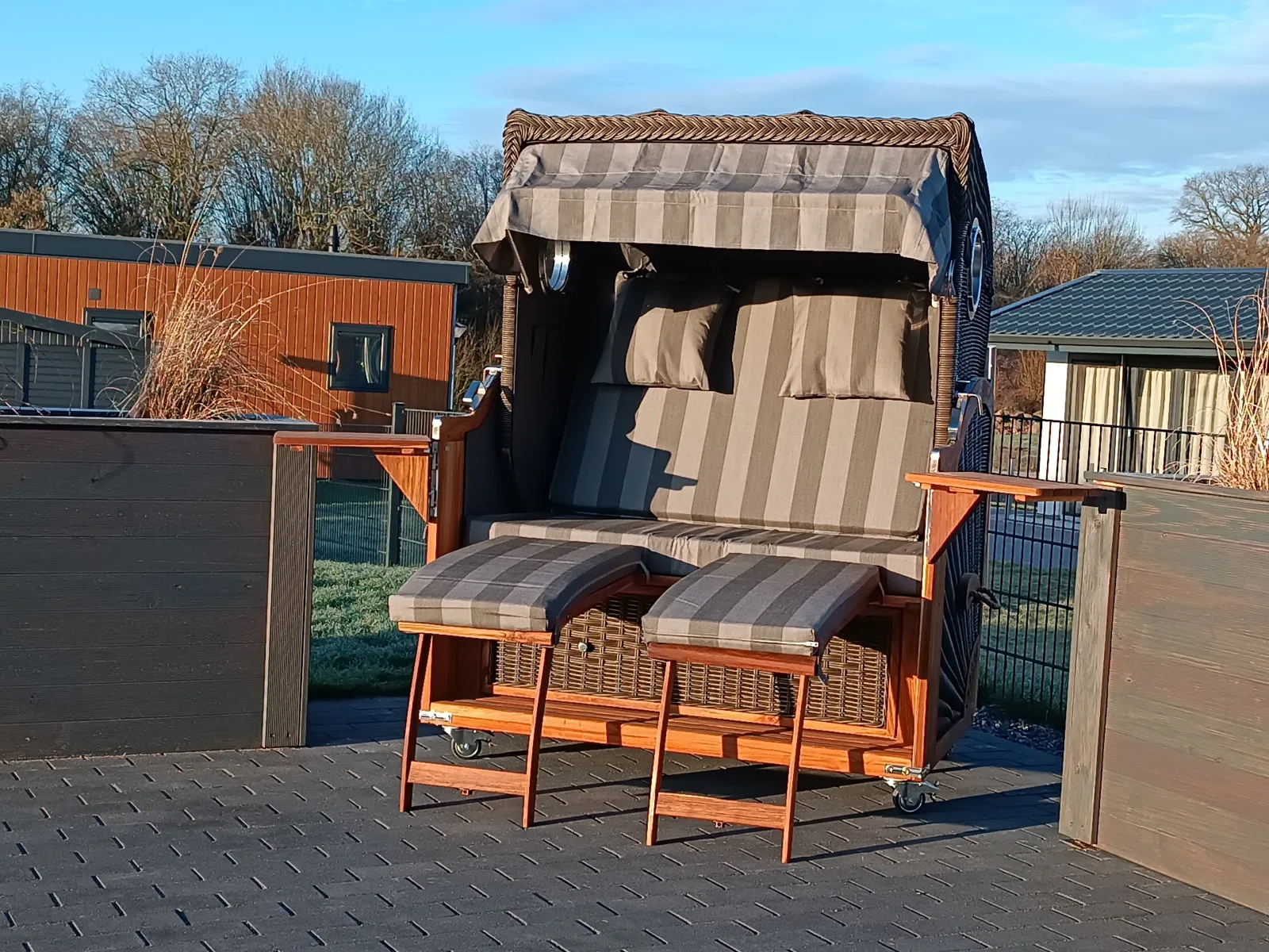 Chalet Black Pearl  Seeparx Süsel / nahe Scharbeutz und Haffkrug /Hund / Zaun / umzäunt