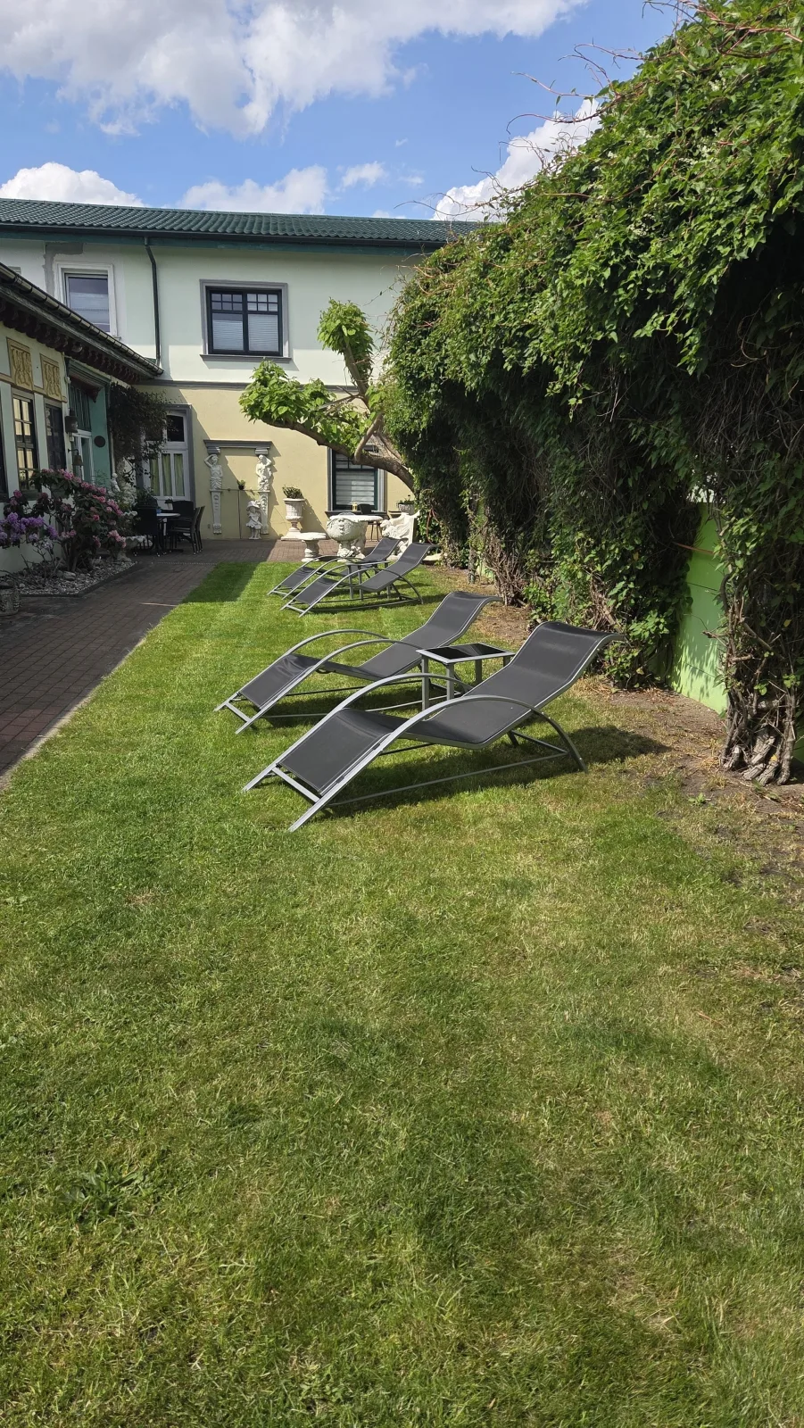 Ferienhof Pommerngreif -Große Wohnung , familiär, mit Poolnutzung und Grillmöglichkeit