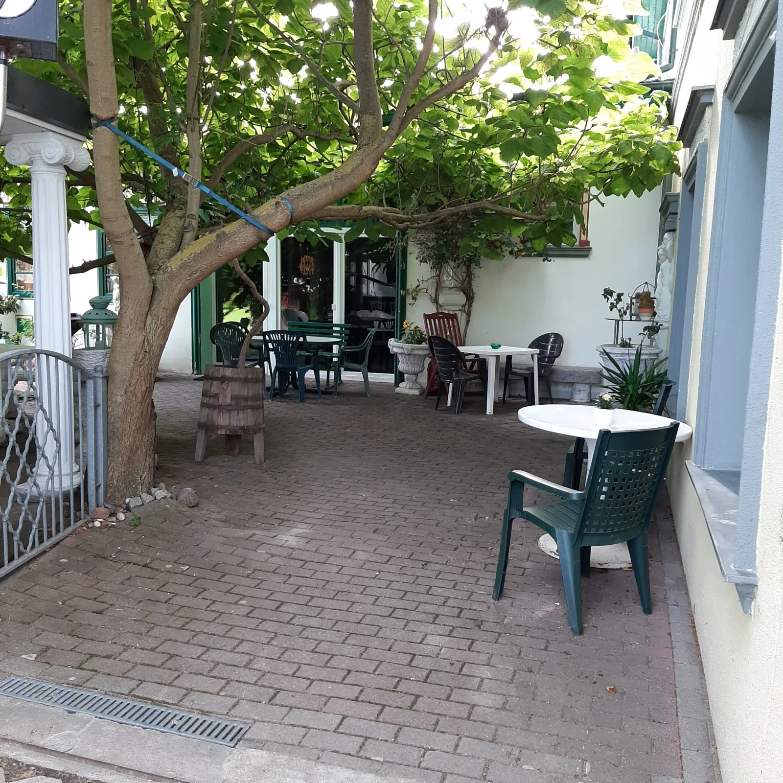 Ferienhof Pommerngreif -Große Wohnung , familiär, mit Poolnutzung und Grillmöglichkeit