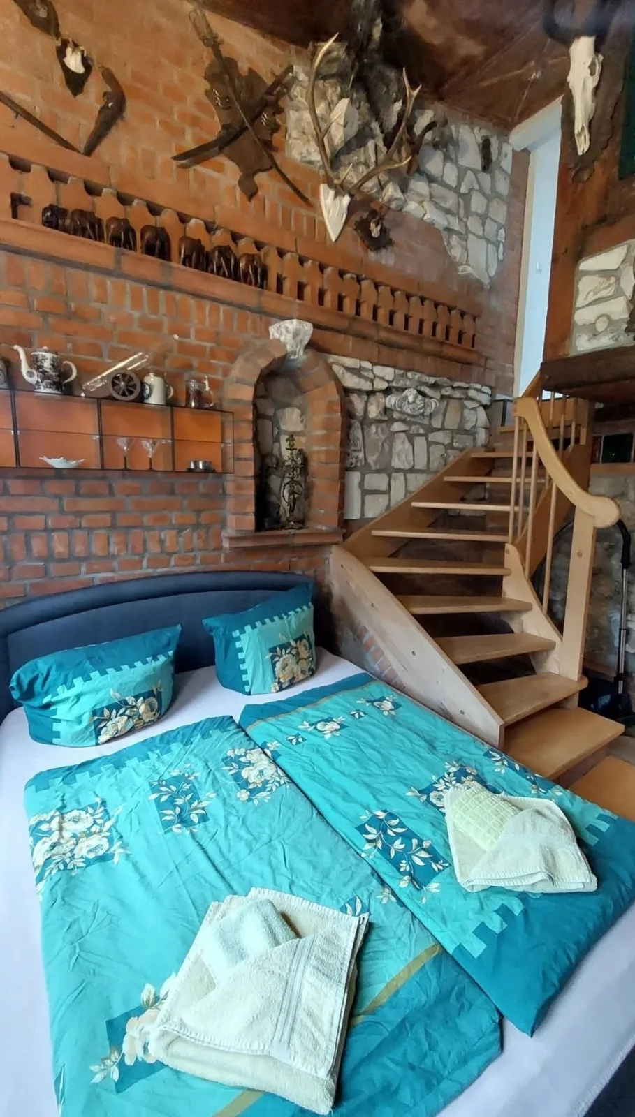 Ferienhof Pommerngreif -Große Wohnung , familiär, mit Poolnutzung und Grillmöglichkeit