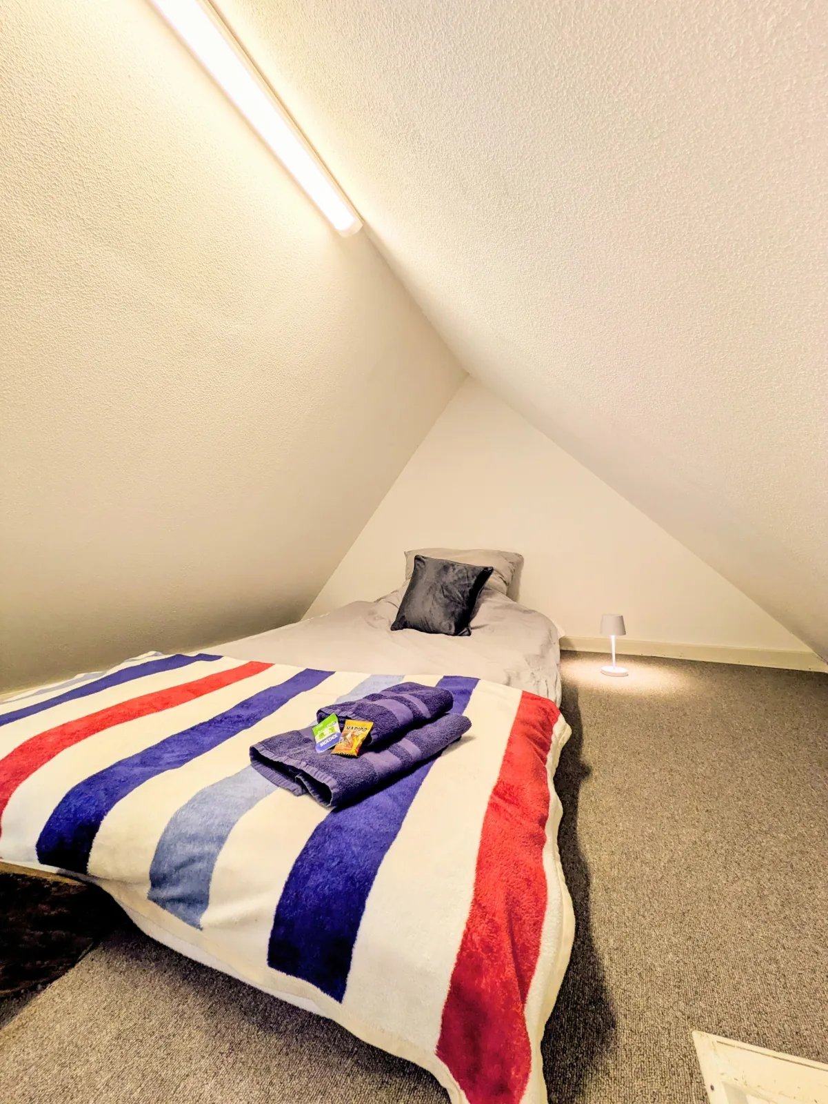 Ferienwohnung Kassel Traube bis 1 - 4 Pers.Parkplatz & Küche Modern
