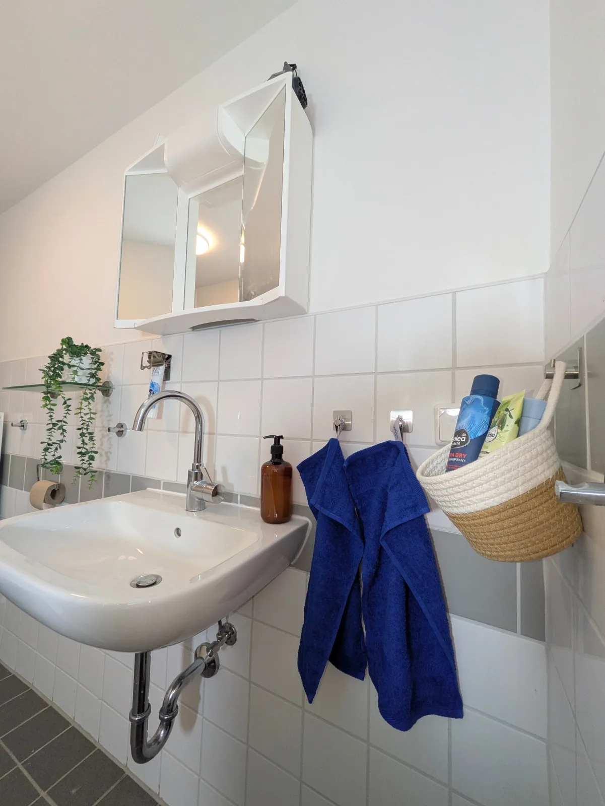 Ferienwohnung Kassel Kiwi Parkplatz Küche 1- 4 Personen EG Modern