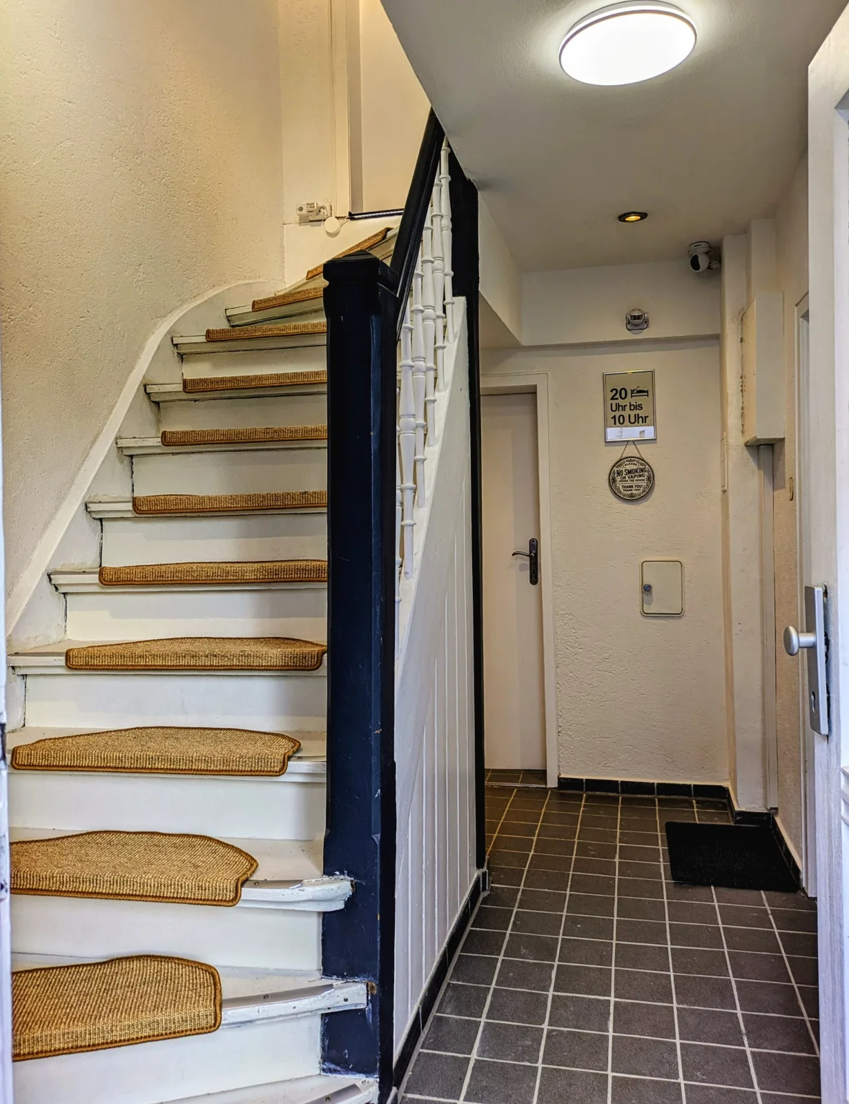 Ferienwohnung Kassel Kiwi Parkplatz Küche 1- 4 Personen EG Modern