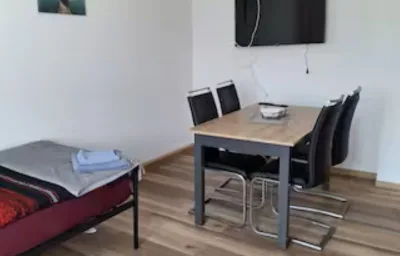 Schöne Vollausgestattete Monteurs- Gästewohnung nähe Raffinerie Leuna und Geiseltalsee / 0303