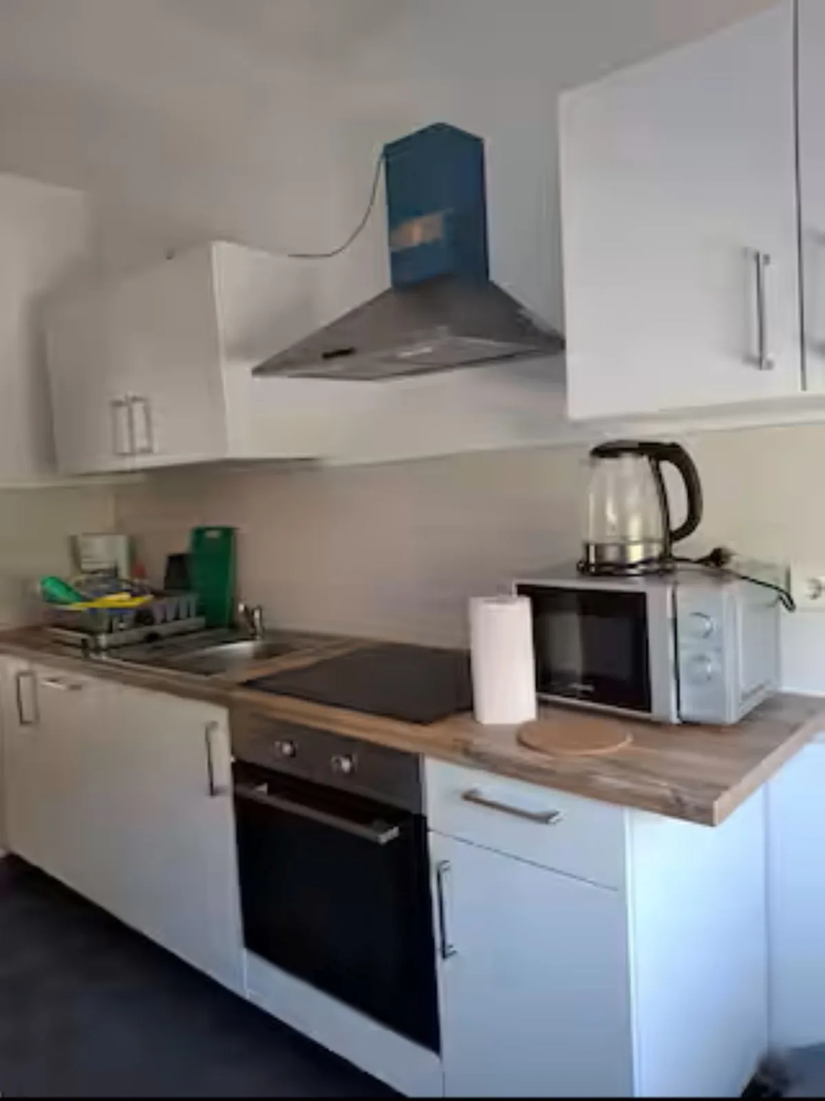 Schöne Vollausgestattete Monteurs- Gästewohnung nähe Raffinerie Leuna und Geiseltalsee / 0303