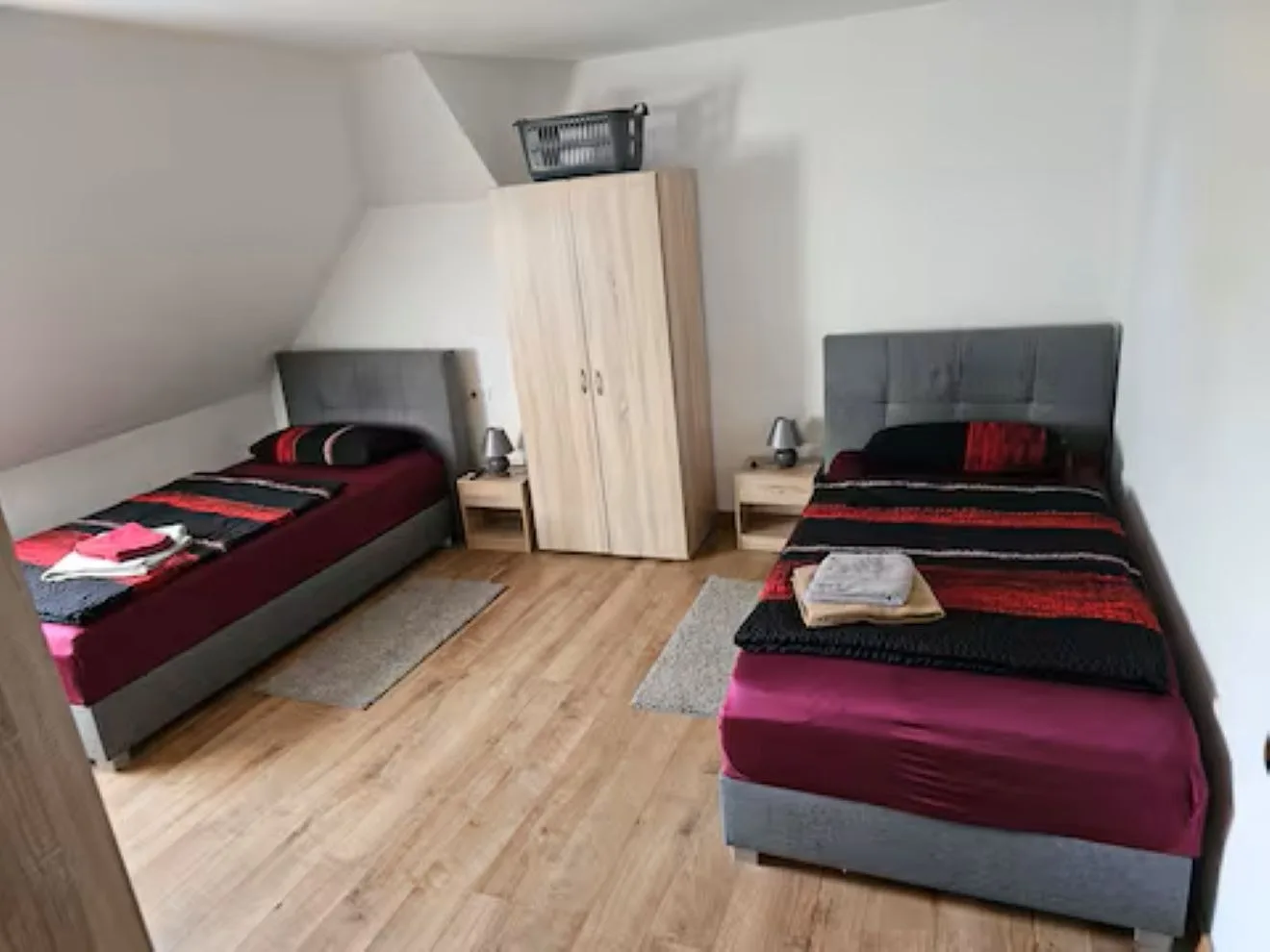Schöne Vollausgestattete Monteurs- Gästewohnung in der Gartenstadt Leuna und nähe Geiseltalsee / 2209