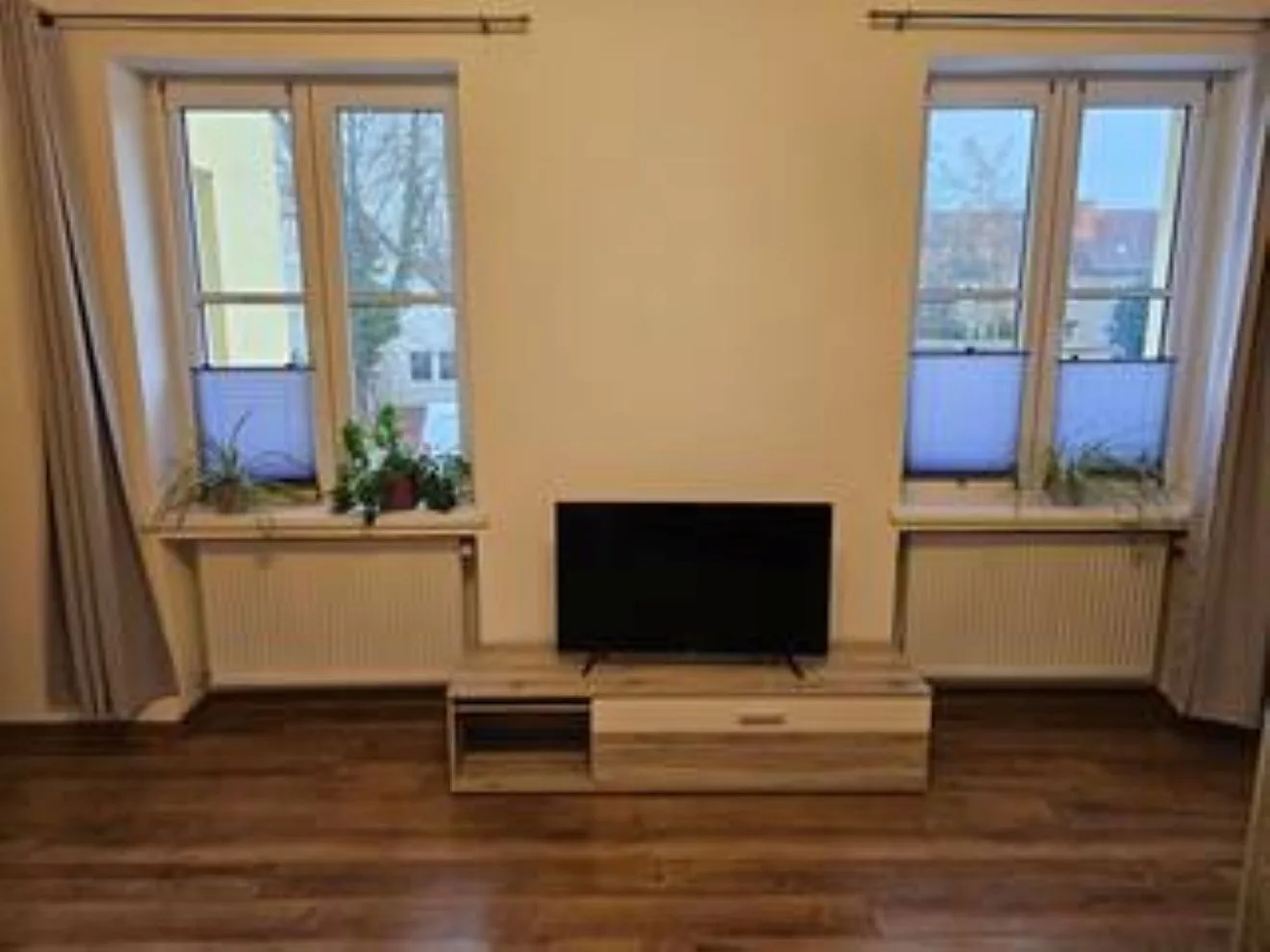 Schöne Vollausgestattete Monteurs- Gästewohnung in der Gartenstadt Leuna und nähe Geiseltalsee / 2202
