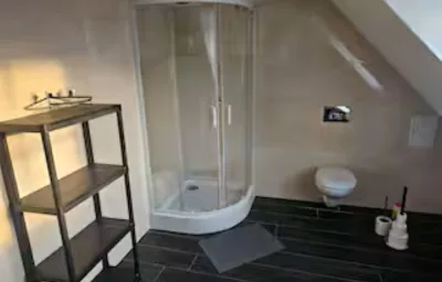 Schöne Vollausgestattete Monteurs- Gästewohnung in der Gartenstadt Leuna und nähe Geiseltalsee / 2408