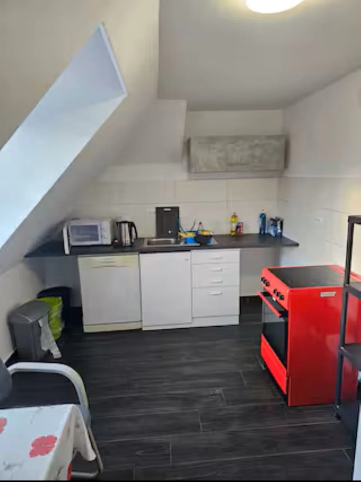 Schöne Vollausgestattete Monteurs- Gästewohnung in der Gartenstadt Leuna und nähe Geiseltalsee / 2408
