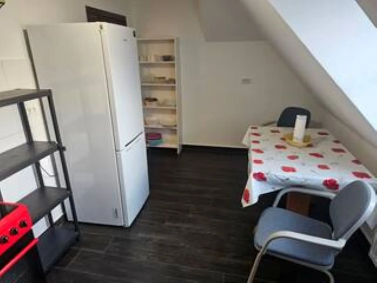 Schöne Vollausgestattete Monteurs- Gästewohnung in der Gartenstadt Leuna und nähe Geiseltalsee / 2408
