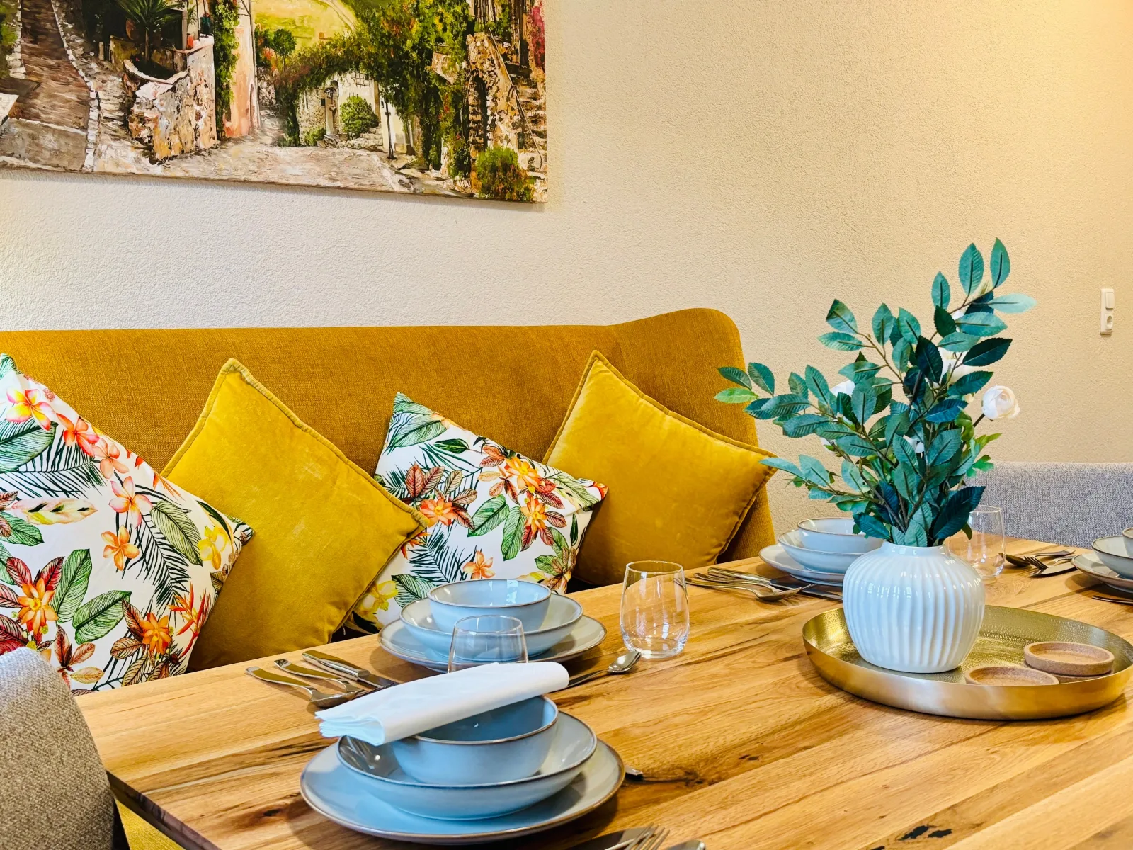 AyCatcherHomes - Wega | Old Town | 2BR | 4 Guests