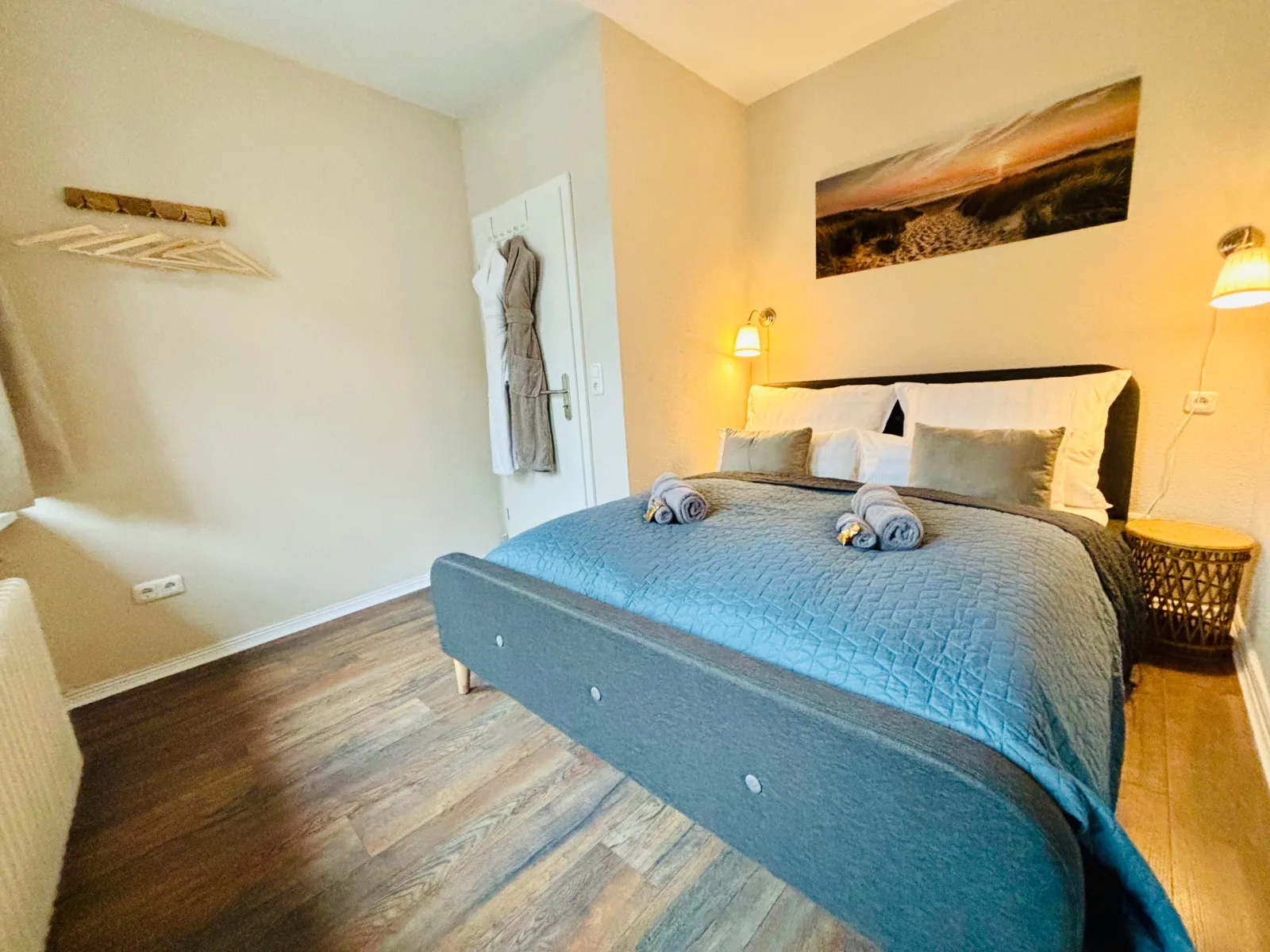 AyCatcherHomes - Wega | Old Town | 2BR | 4 Guests