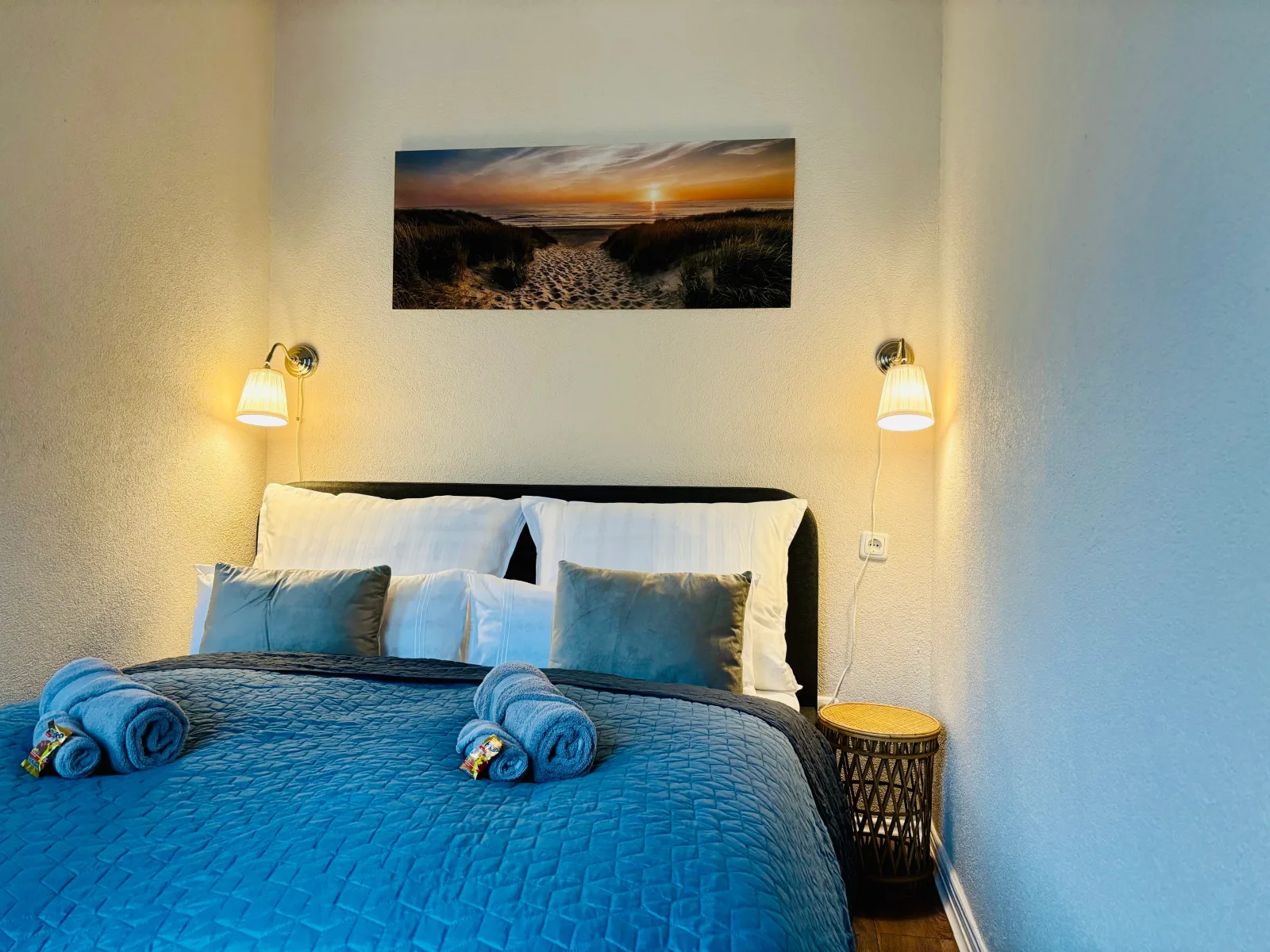 AyCatcherHomes - Wega | Old Town | 2BR | 4 Guests