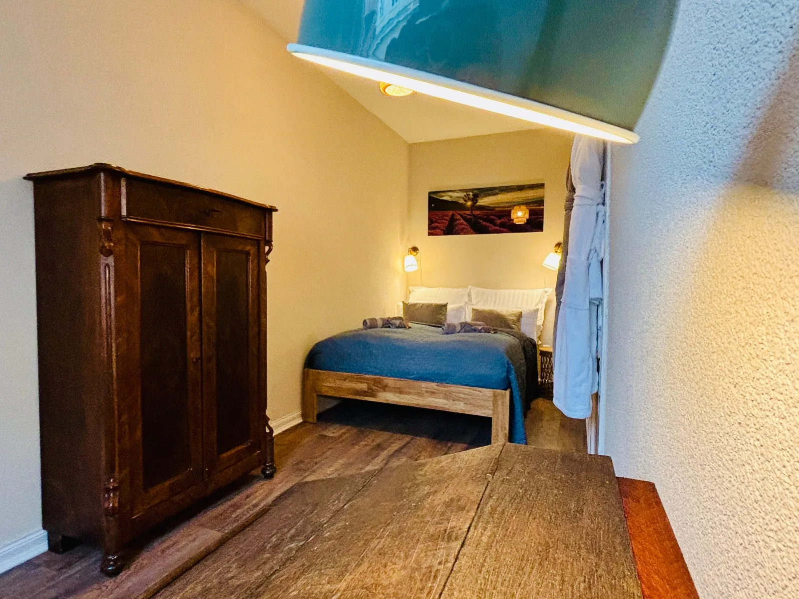 AyCatcherHomes - Wega | Old Town | 2BR | 4 Guests