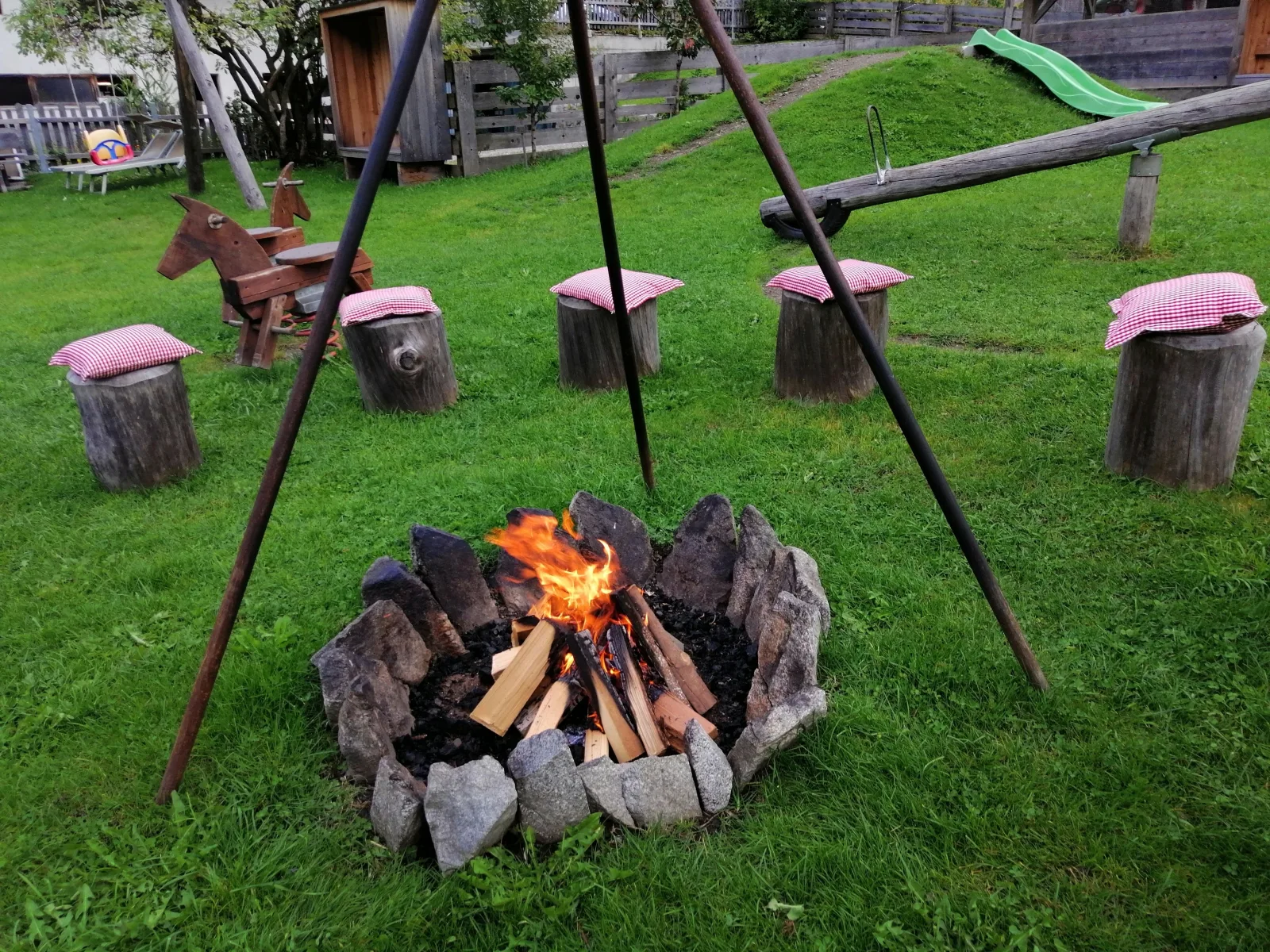 Großzügiges Mehrbettzimmer am Bauernhof mit Tieren, Sauna & Frühstück, Rustical