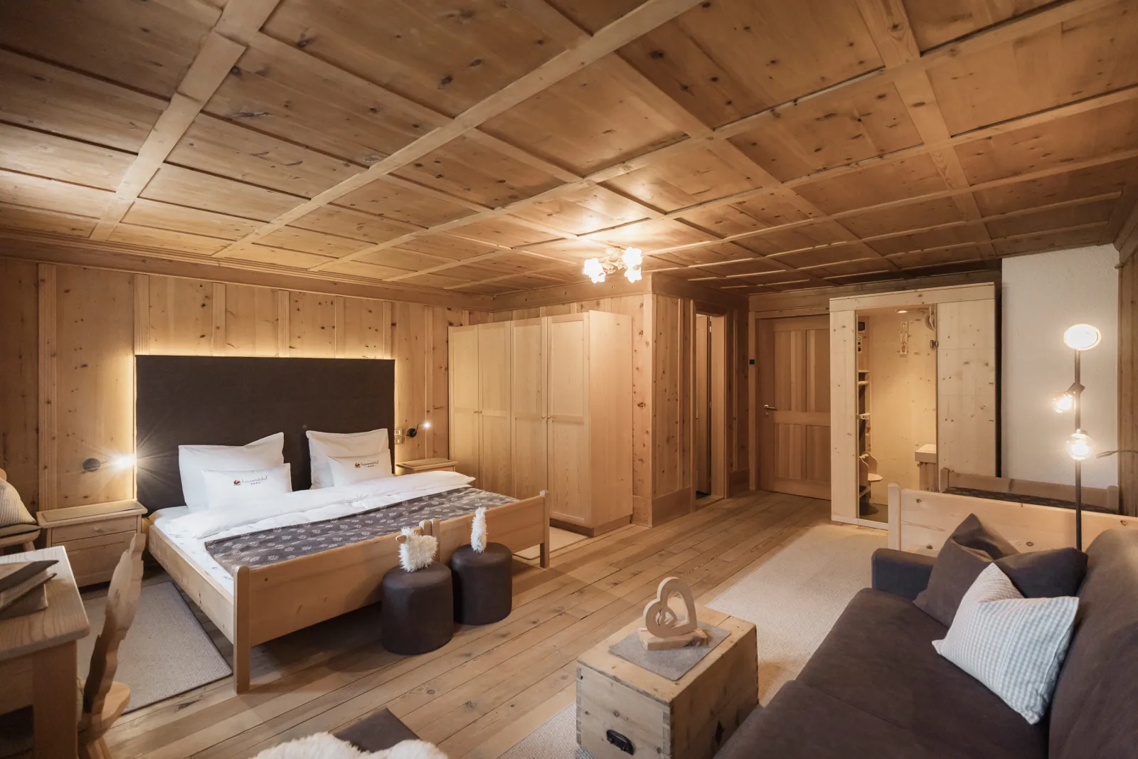Großzügiges Mehrbettzimmer am Bauernhof mit Tieren, Sauna & Frühstück, Rustical