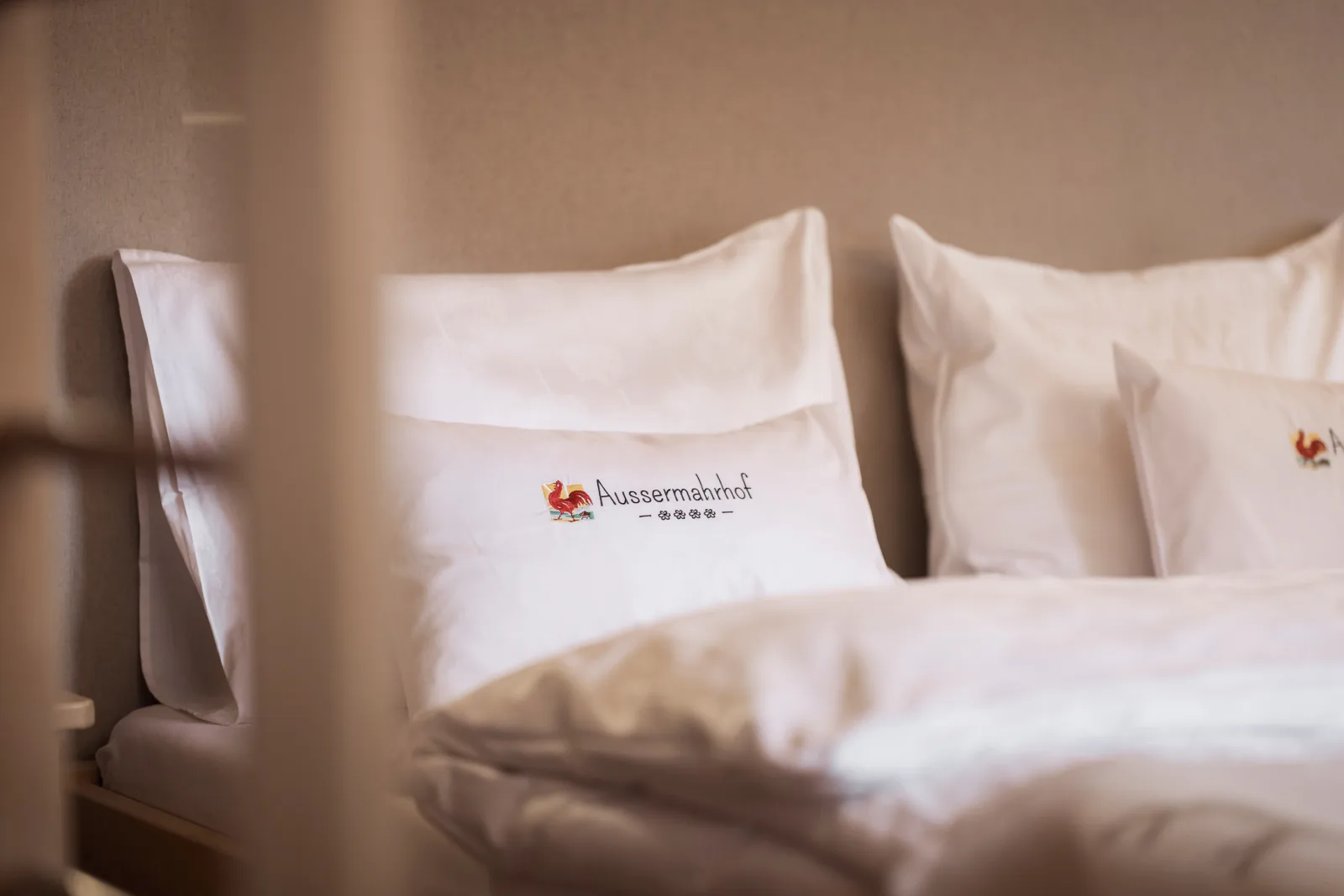 Familienfreundliches Mehrbettzimmer am Bauernhof mit Frühstück & Hoftieren, Zirm