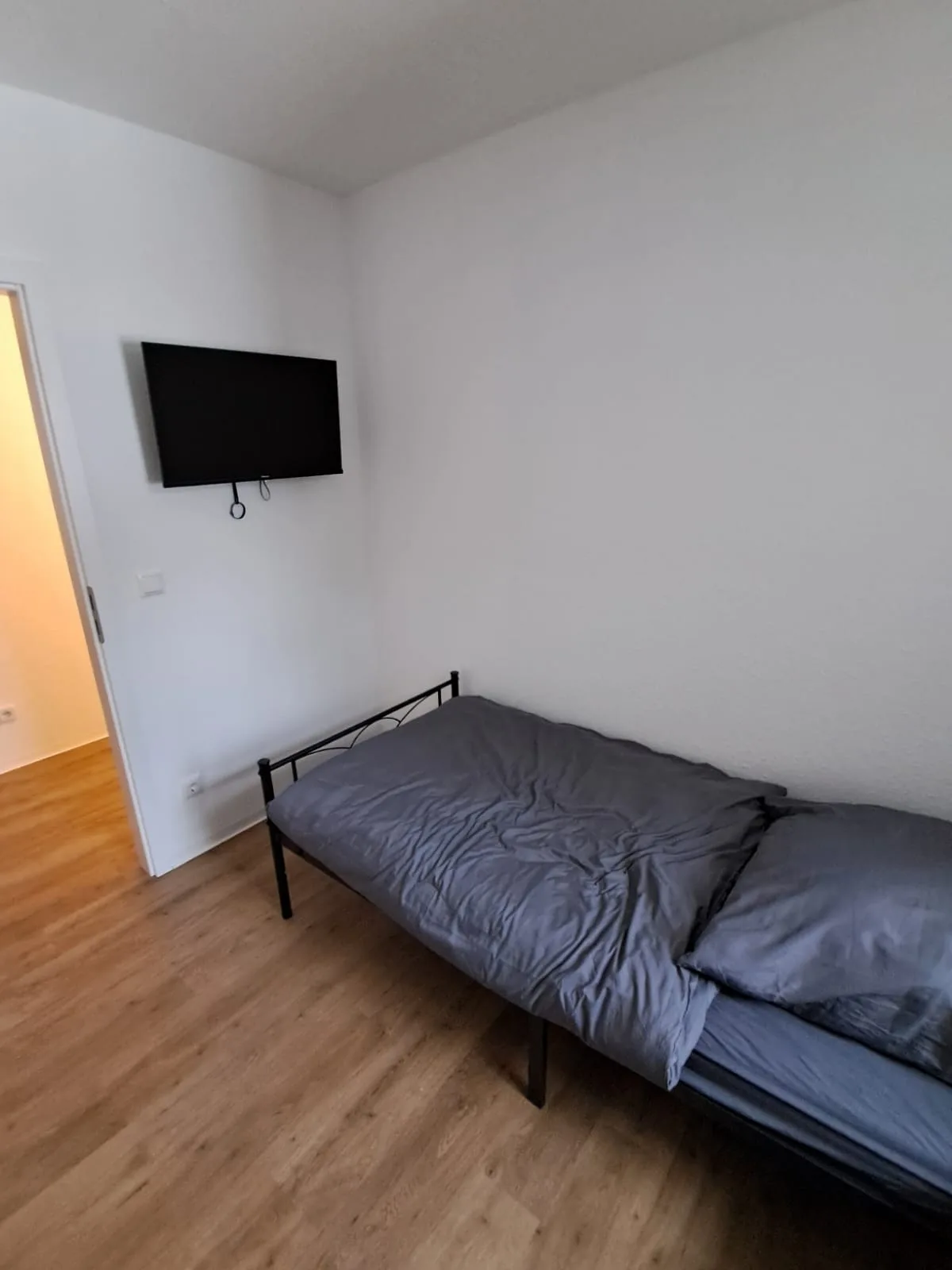 Ferienwohnung / Monteurzimmer G2/1 in Massen EG rechts