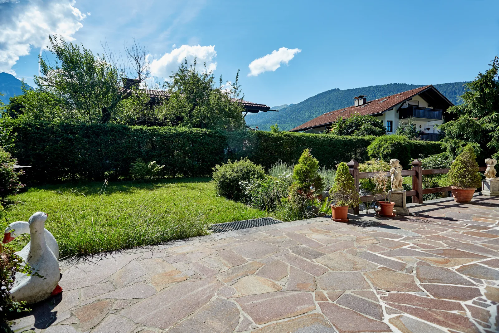 Minerva - mit Garten u. Terrasse. Wohnen auf 2 Ebenen