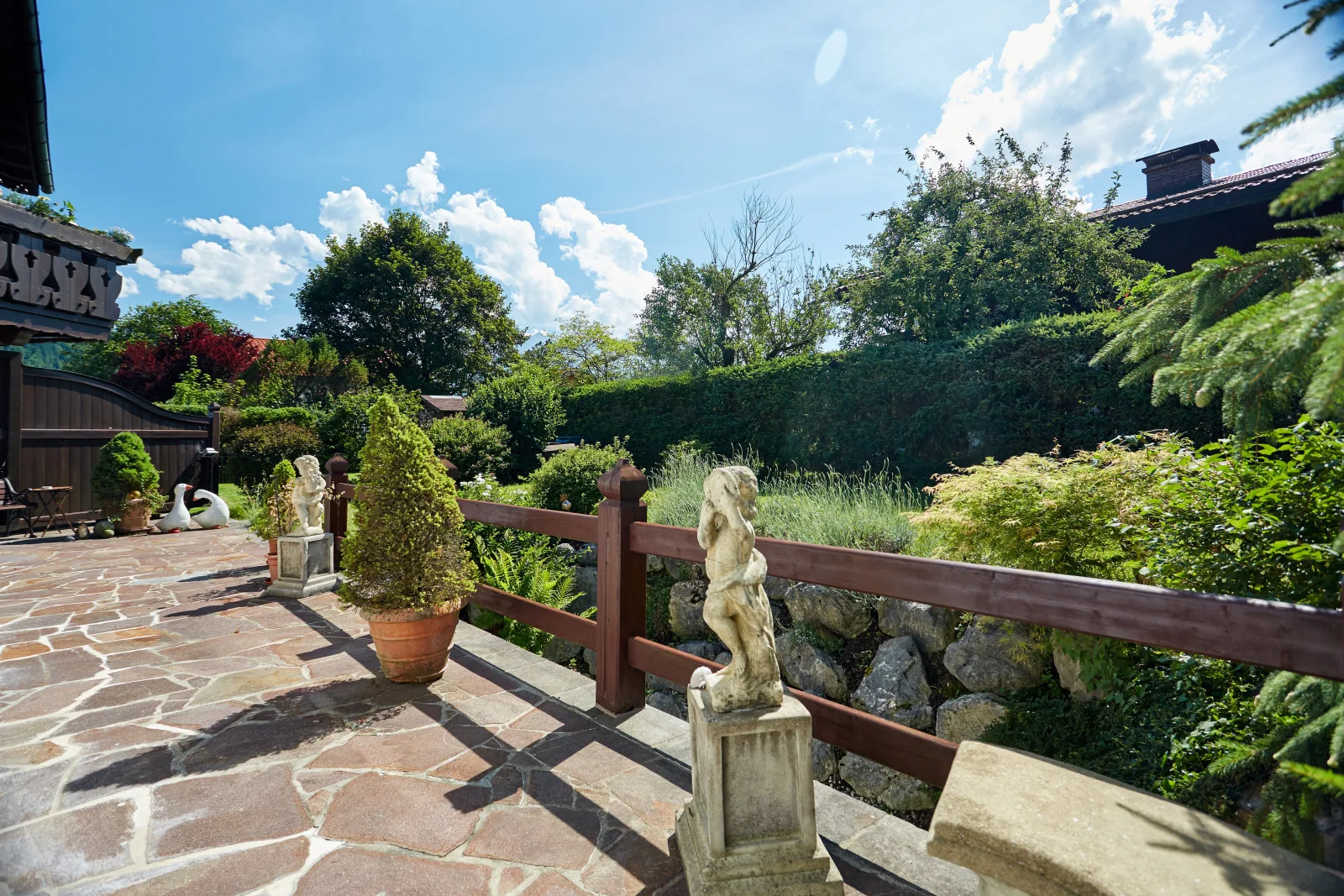 Minerva - mit Garten u. Terrasse. Wohnen auf 2 Ebenen