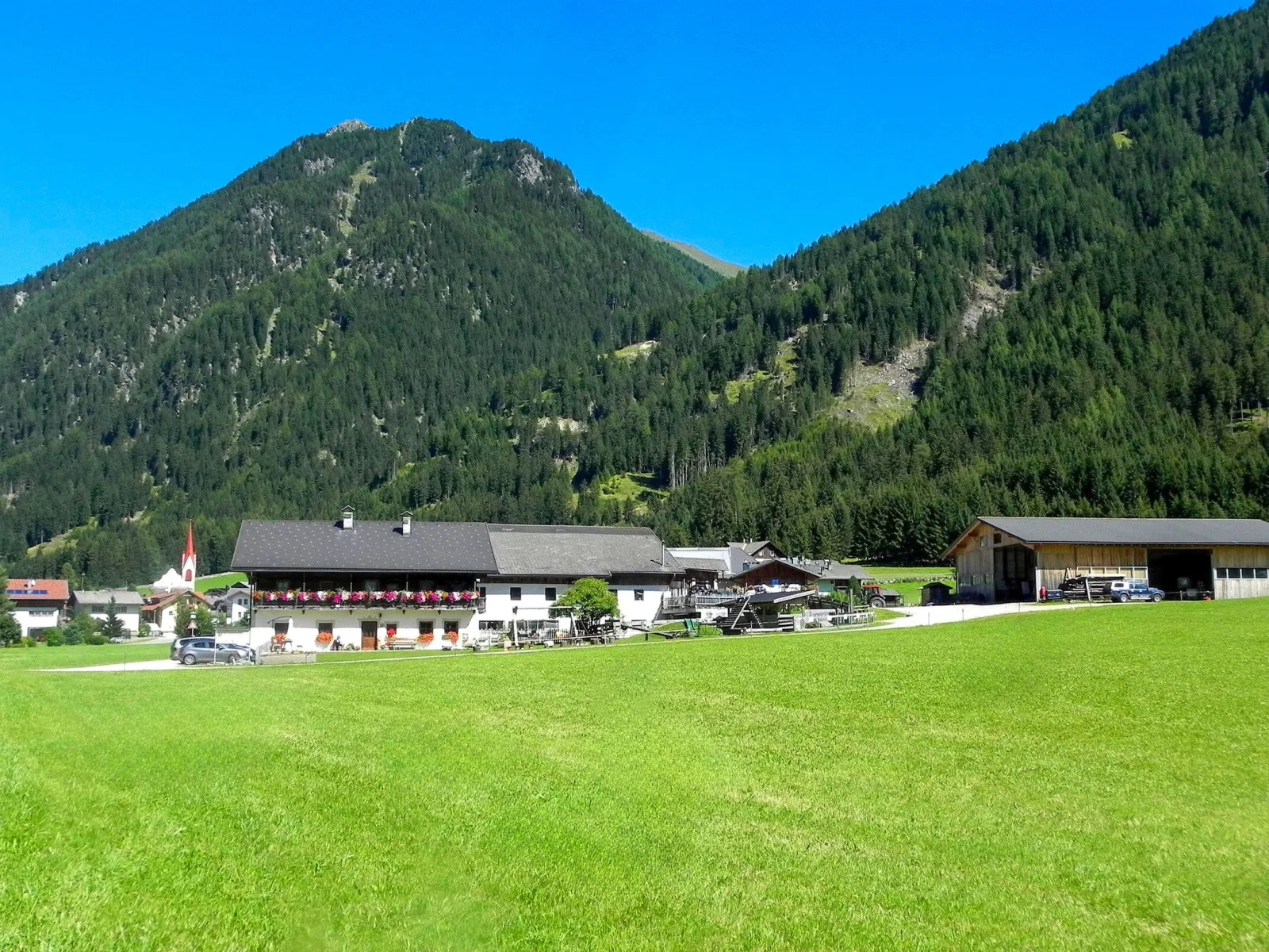 Familienurlaub am Bauernhof mit Tieren, Natur & Sauna, Alpin