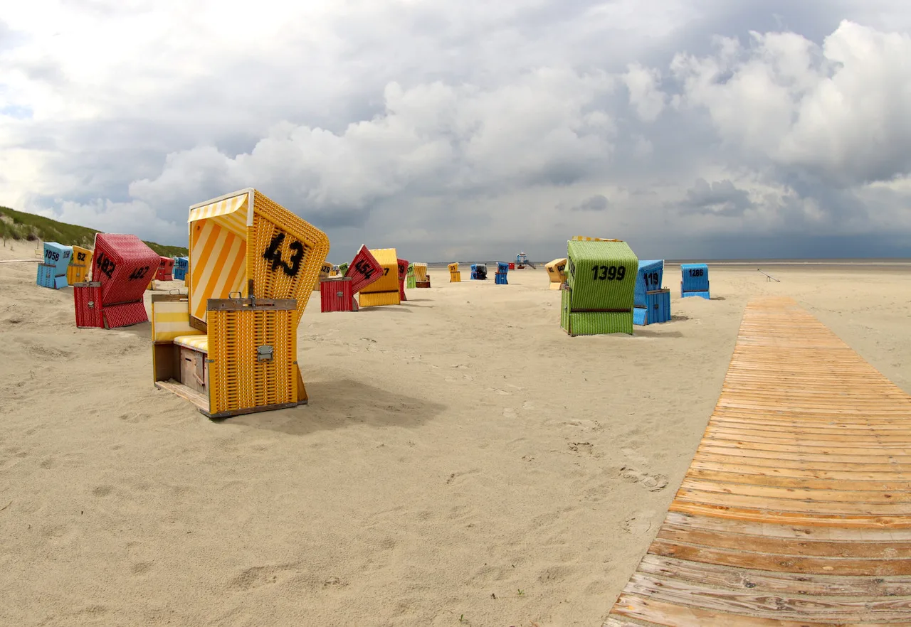 Sömmerland, Exklusive 4-Sterne-FeWo von 2024, Sonnenterrasse, 150 m zur Nordsee, eigener Zugang