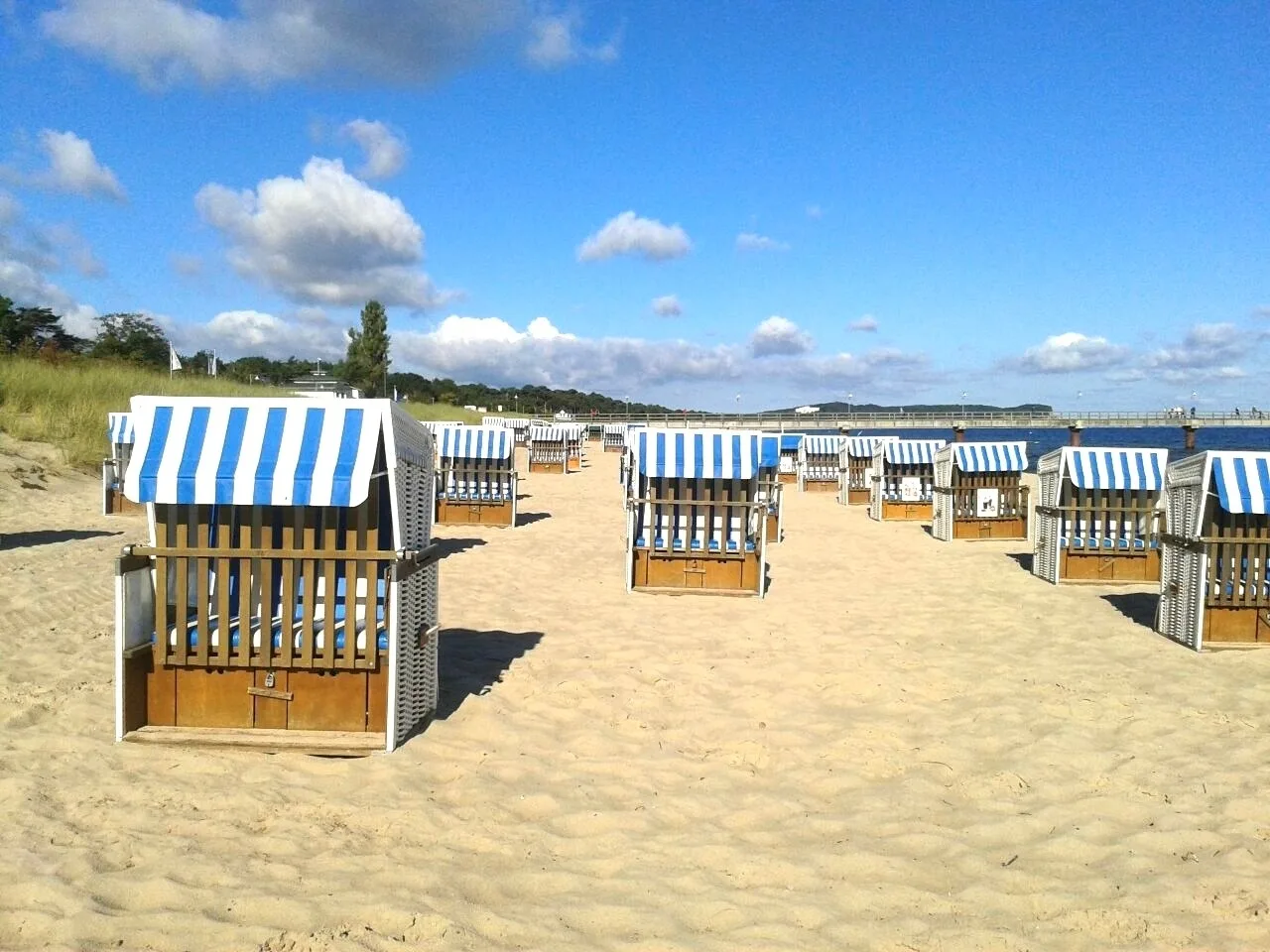 Ferienhaus Südstrand**** Blick bis zur Ostsee, Schwimmbadnutzung, Sauna,4-5 Fuß Minuten zum Strand
