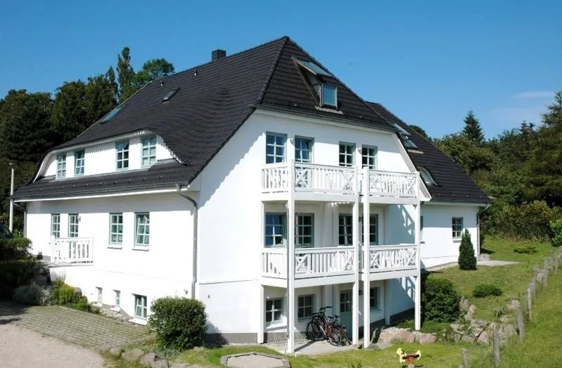 Ferienhaus Südstrand**** Blick bis zur Ostsee, Schwimmbadnutzung, Sauna,4-5 Fuß Minuten zum Strand