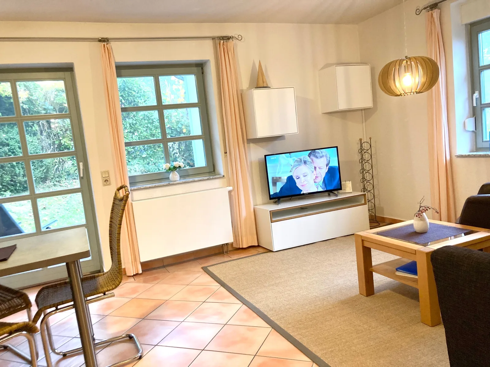 Ferienhaus Südstrand**** Blick bis zur Ostsee, Schwimmbadnutzung, Sauna,4-5 Fuß Minuten zum Strand