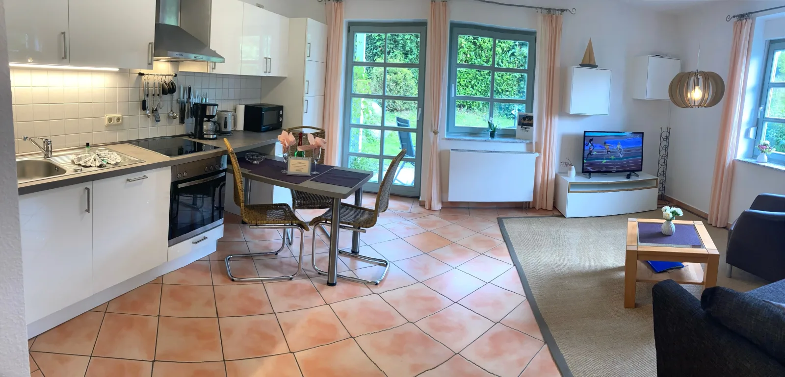 Ferienhaus Südstrand**** Blick bis zur Ostsee, Schwimmbadnutzung, Sauna,4-5 Fuß Minuten zum Strand