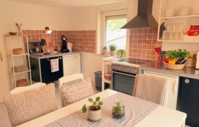Ferienwohnung Kassel Monteurwohnung Banane 1- 6 Personen Parkplatz & Küche Modern