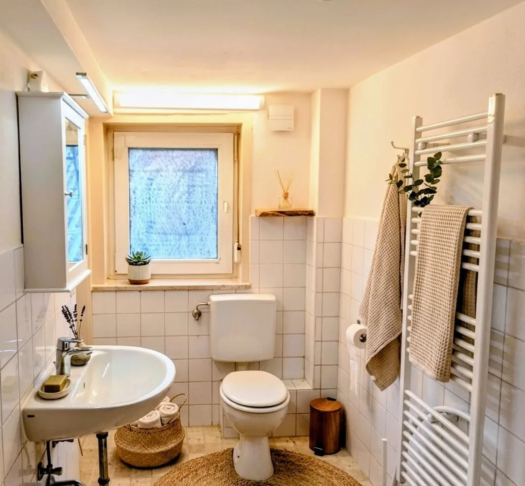 Ferienwohnung Kassel Monteurwohnung Banane 1- 6 Personen Parkplatz & Küche Modern