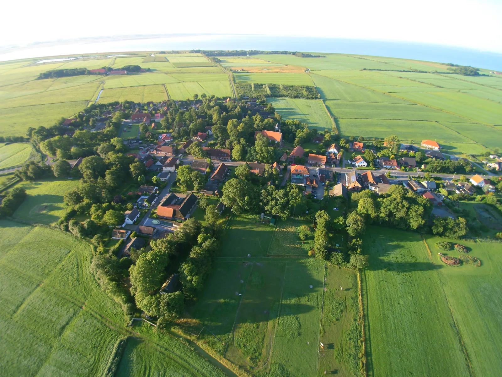 Neues Feriendomizil Deichblick - Nordseeurlaub mit Balkon und  Garten im idyllischen Butjadingen