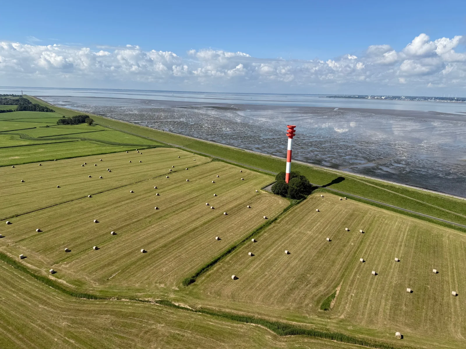 Neues Feriendomizil Deichblick - Nordseeurlaub mit Balkon und  Garten im idyllischen Butjadingen