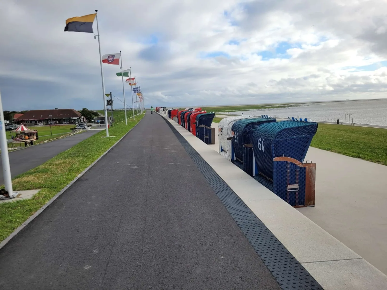Ferienwohnung Seerose im Haus Seewind nur 800 Meter von der Nordsee entfernt auf 2.800 m² Grundstück